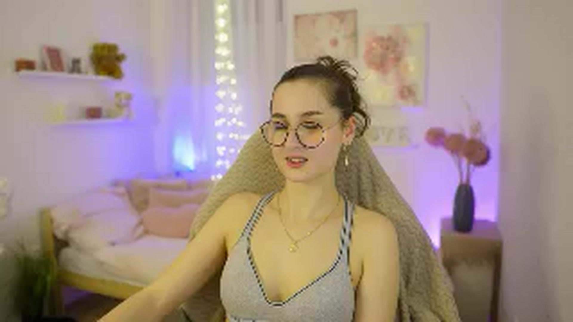 Gallery image thumbnail from Anita_Grey_'s myfreecams stream on, 01/20/2026, 20:36 image 17 of 20