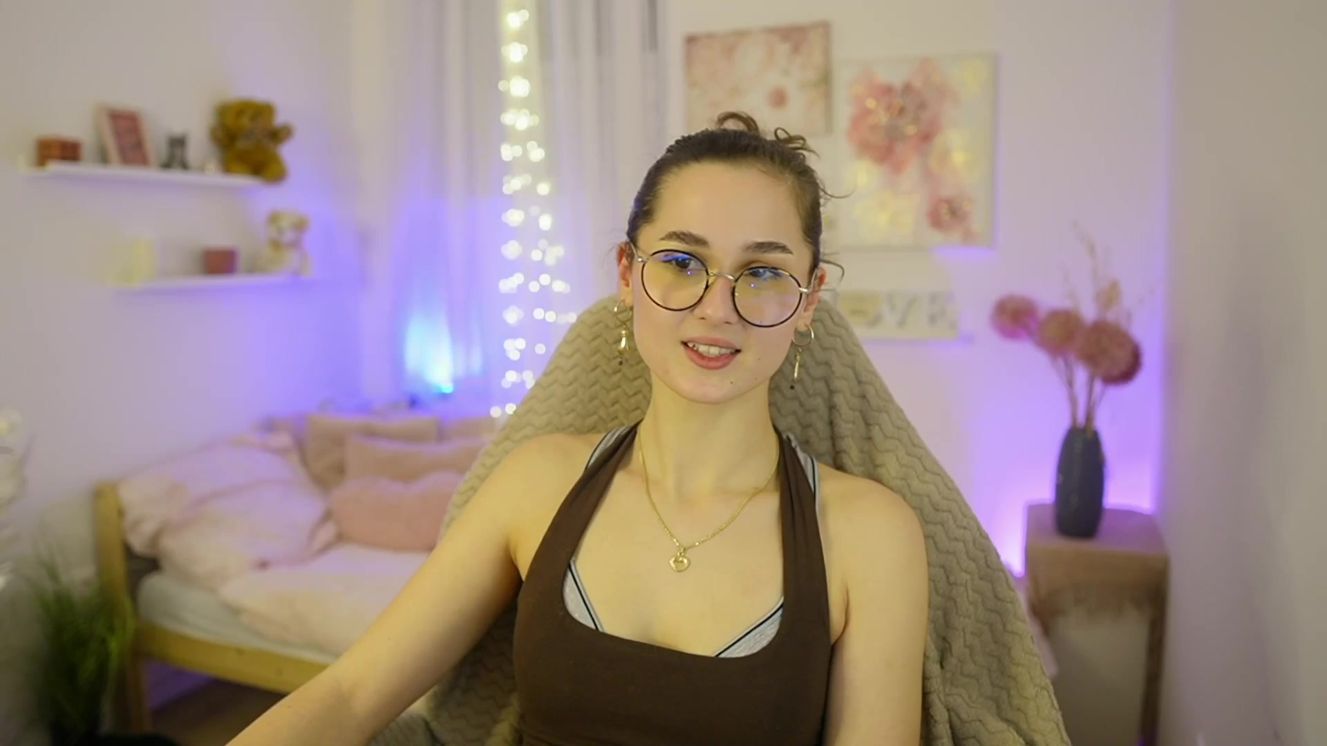 Gallery image thumbnail from Anita_Grey_'s myfreecams stream on, 01/20/2026, 20:36 image 13 of 20