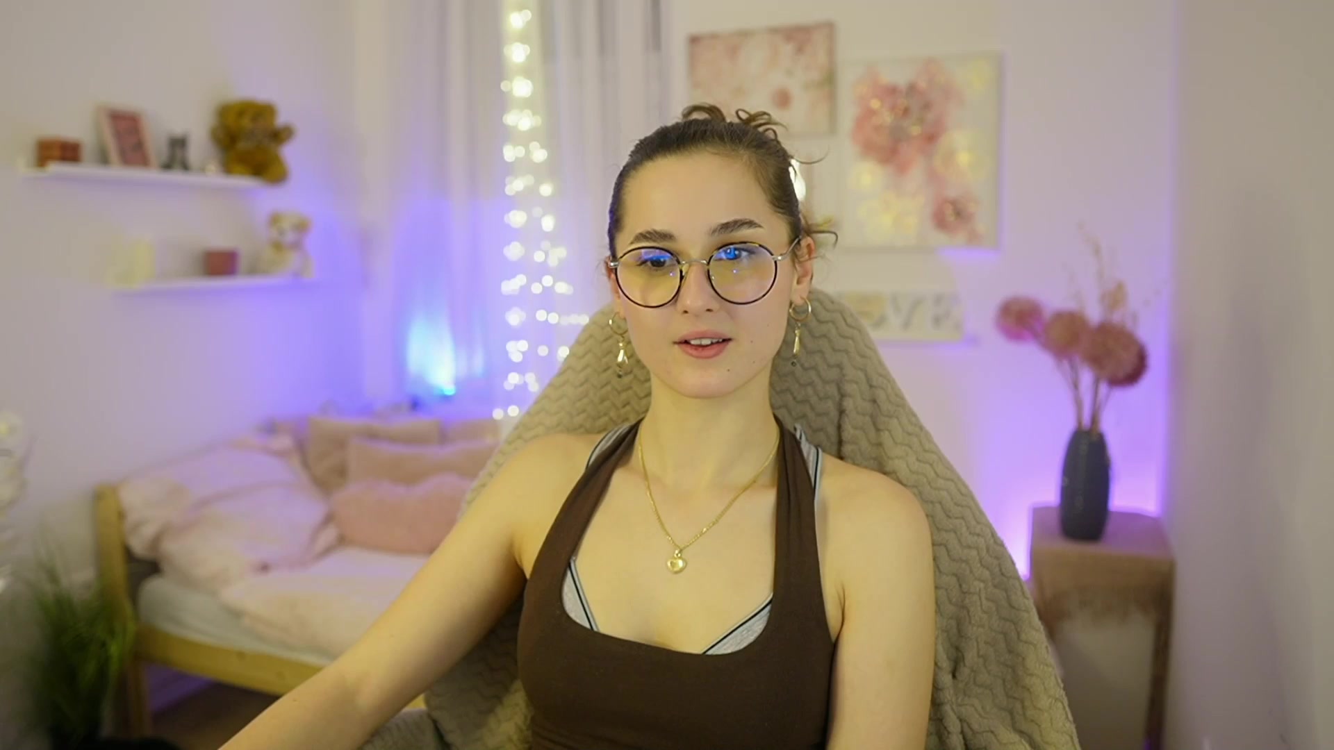 Gallery image thumbnail from Anita_Grey_'s myfreecams stream on, 01/20/2026, 20:36 image 9 of 20