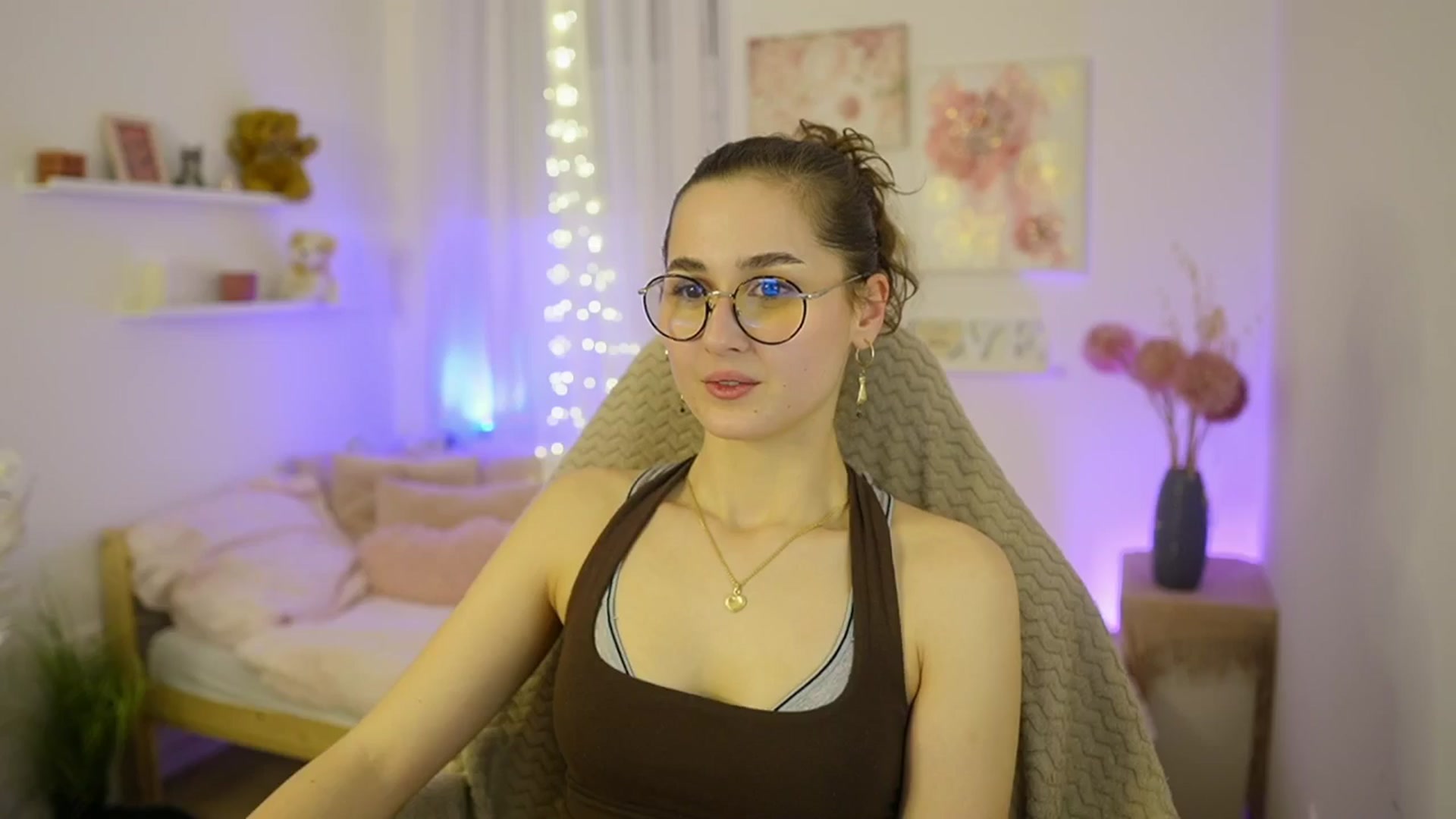 Gallery image thumbnail from Anita_Grey_'s myfreecams stream on, 01/20/2026, 20:56 image 16 of 20