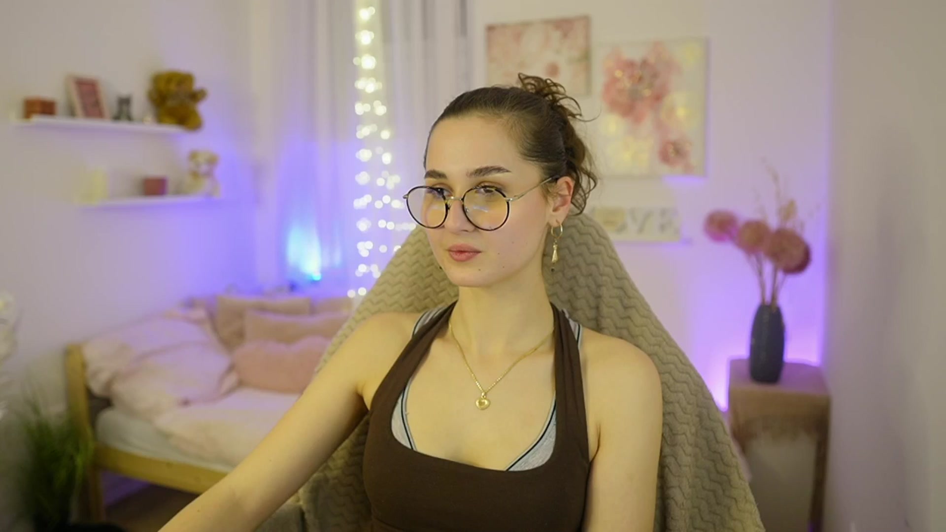 Gallery image thumbnail from Anita_Grey_'s myfreecams stream on, 01/20/2026, 20:56 image 14 of 20