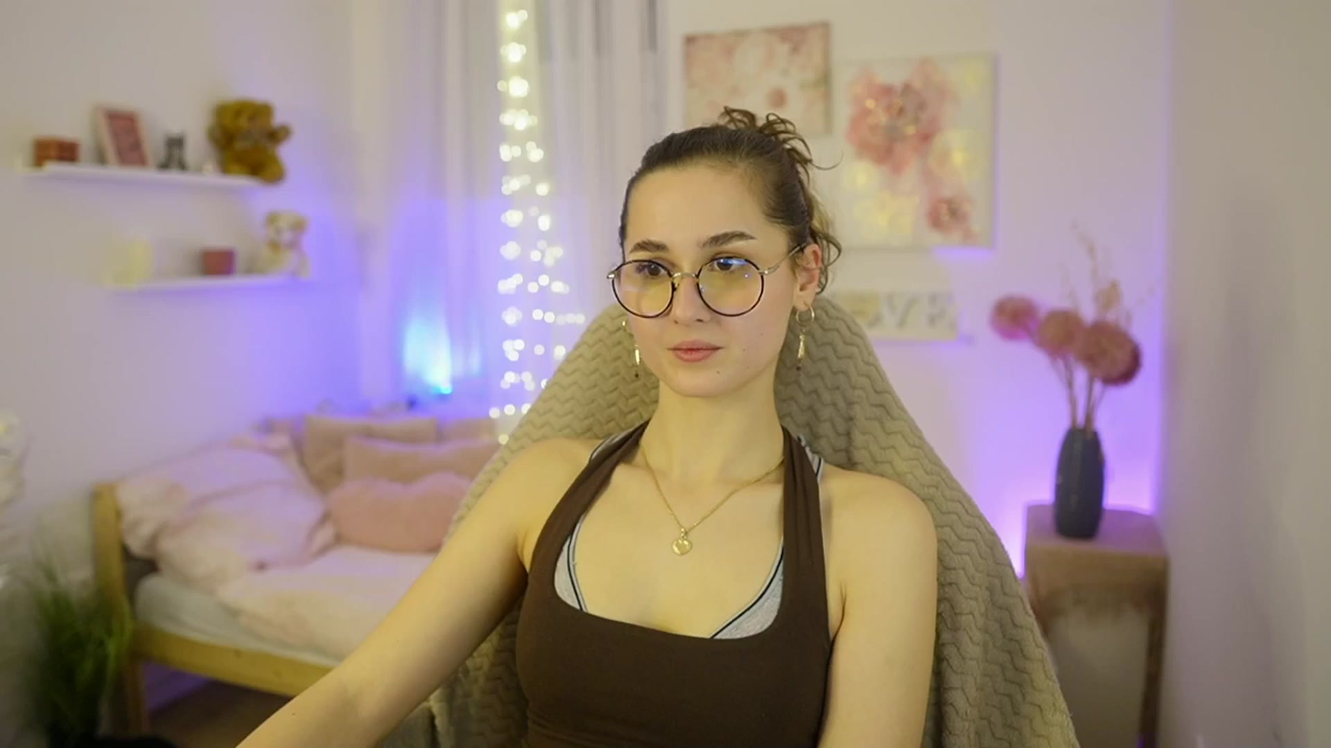 Gallery image thumbnail from Anita_Grey_'s myfreecams stream on, 01/20/2026, 20:56 image 19 of 20