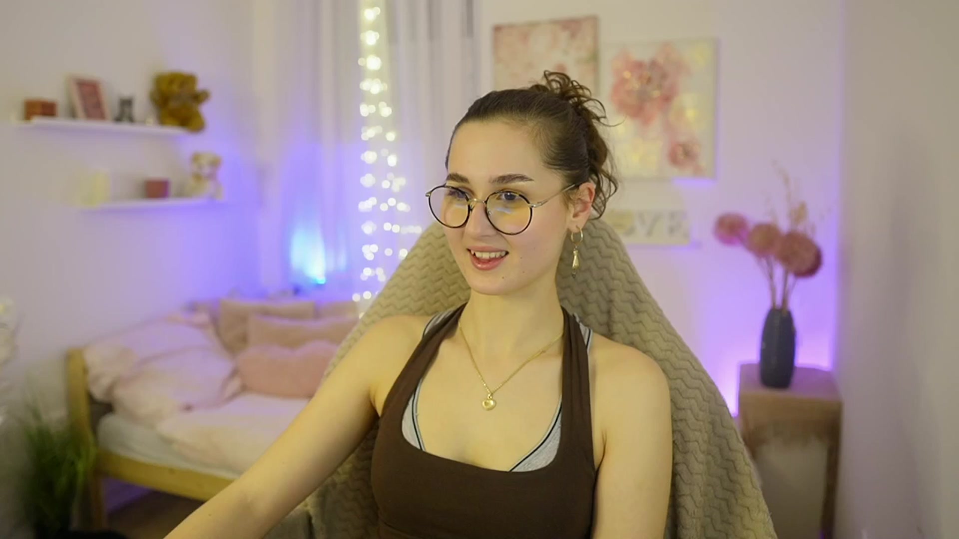 Gallery image thumbnail from Anita_Grey_'s myfreecams stream on, 01/20/2026, 20:56 image 17 of 20