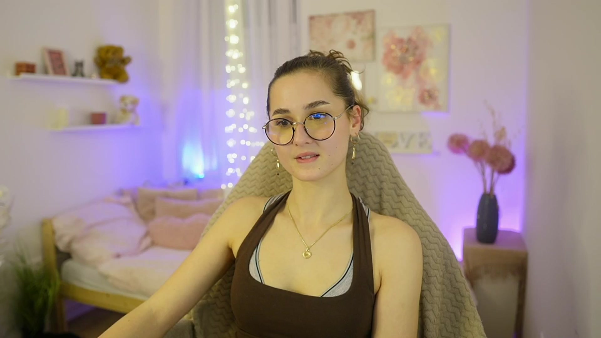 Gallery image thumbnail from Anita_Grey_'s myfreecams stream on, 01/20/2026, 20:56 image 10 of 20