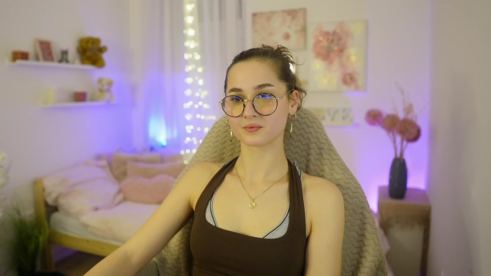 Gallery image thumbnail from Anita_Grey_'s myfreecams stream on, 01/20/2026, 22:20 image 2 of 20