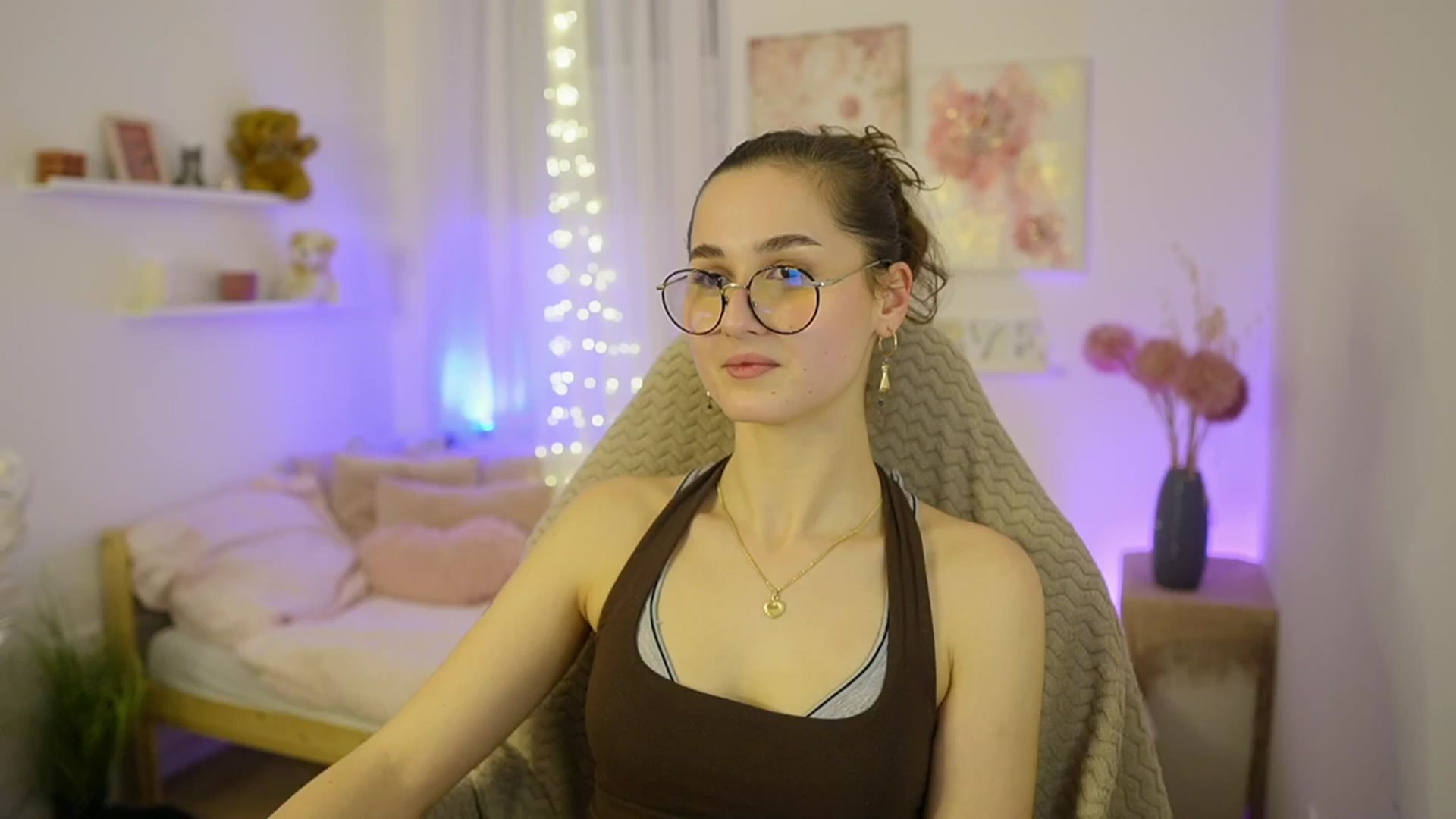 Gallery image thumbnail from Anita_Grey_'s myfreecams stream on, 01/20/2026, 22:20 image 7 of 20