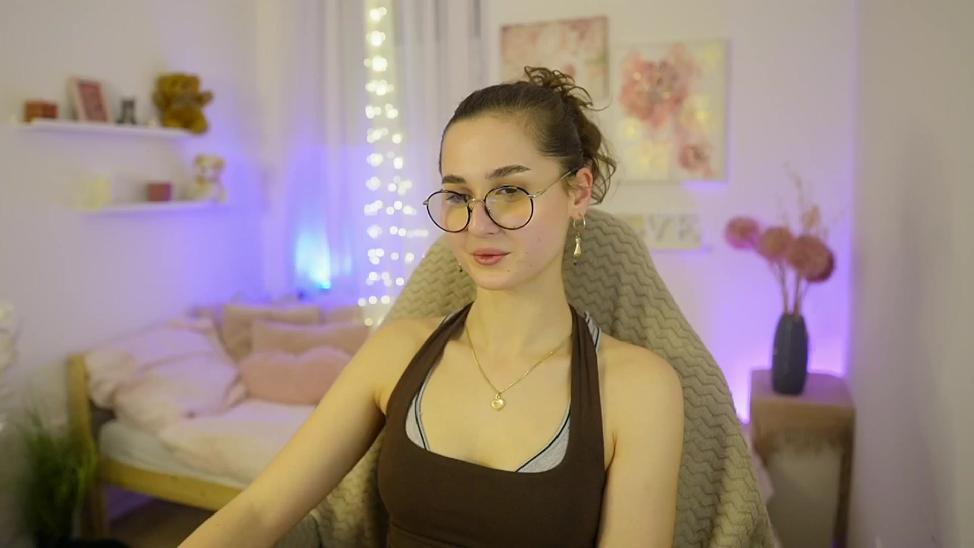 Gallery image thumbnail from Anita_Grey_'s myfreecams stream on, 01/20/2026, 22:20 image 1 of 20