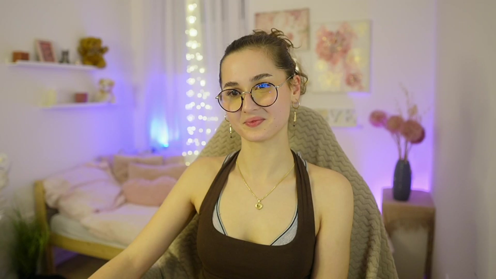 Gallery image thumbnail from Anita_Grey_'s myfreecams stream on, 01/20/2026, 22:20 image 4 of 20