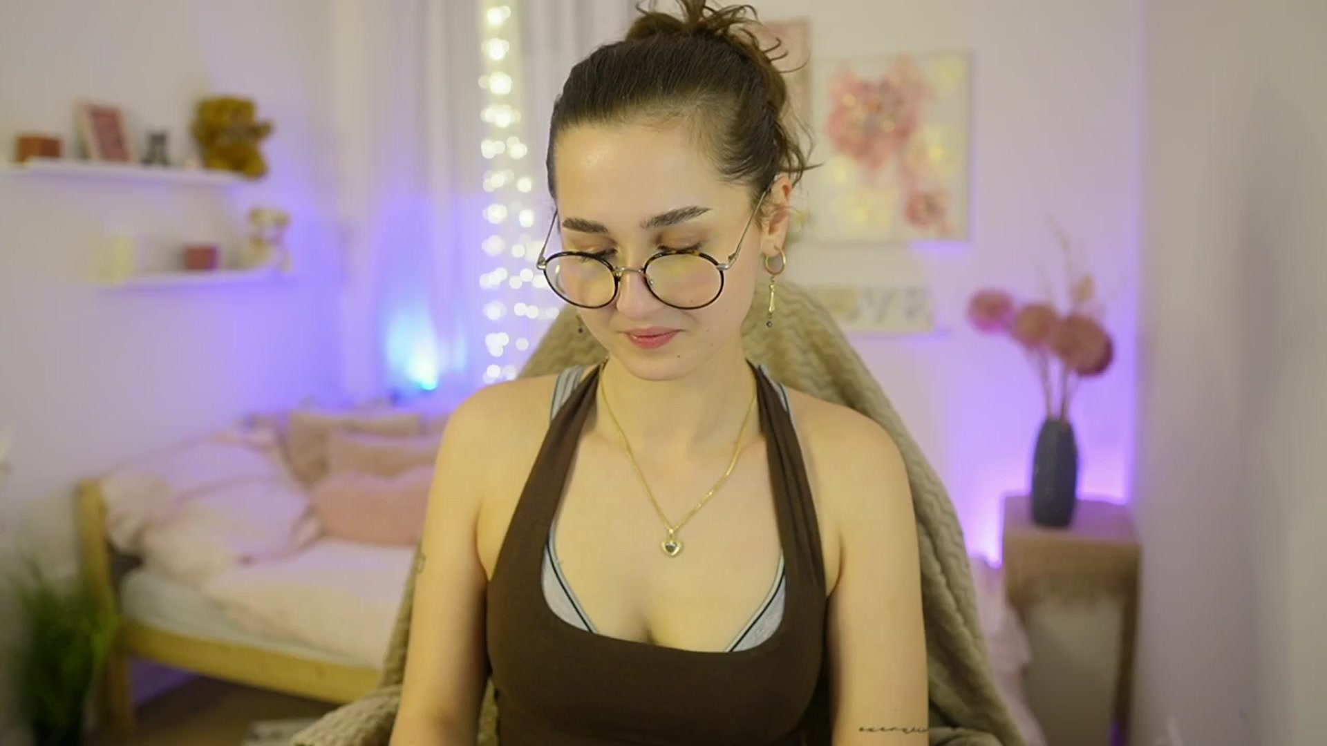 Gallery image thumbnail from Anita_Grey_'s myfreecams stream on, 01/20/2026, 23:08 image 17 of 20