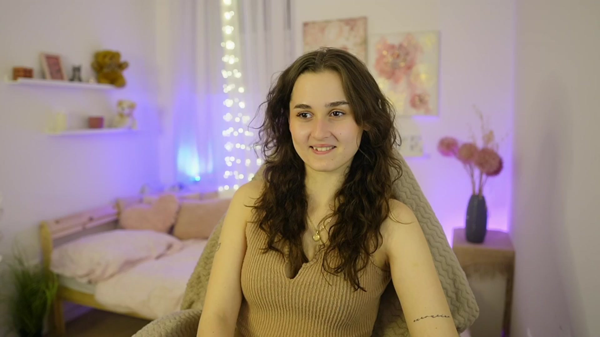 Gallery image thumbnail from Anita_Grey_'s myfreecams stream on, 01/21/2026, 20:02 image 2 of 20
