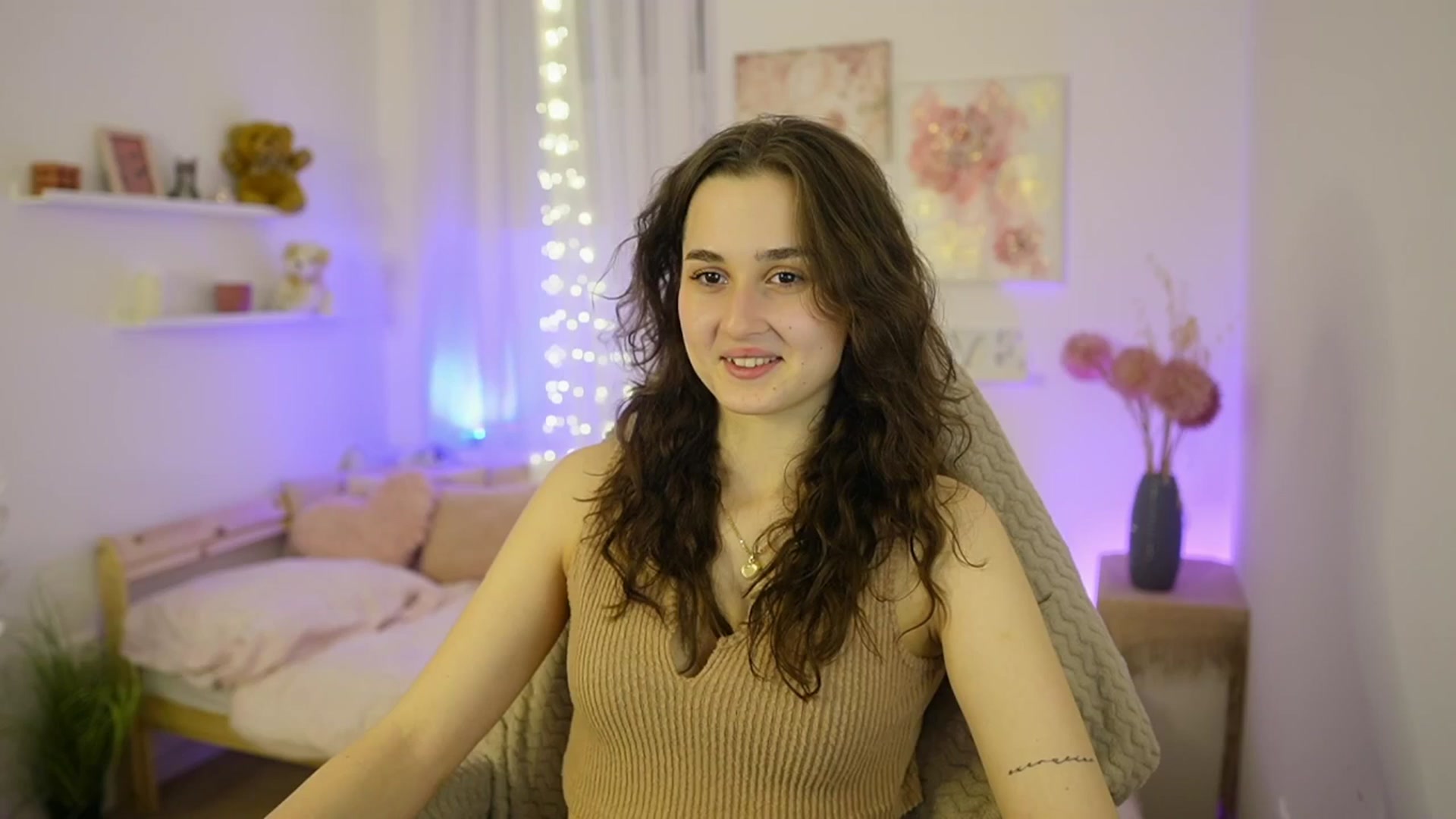 Gallery image thumbnail from Anita_Grey_'s myfreecams stream on, 01/21/2026, 20:02 image 1 of 20