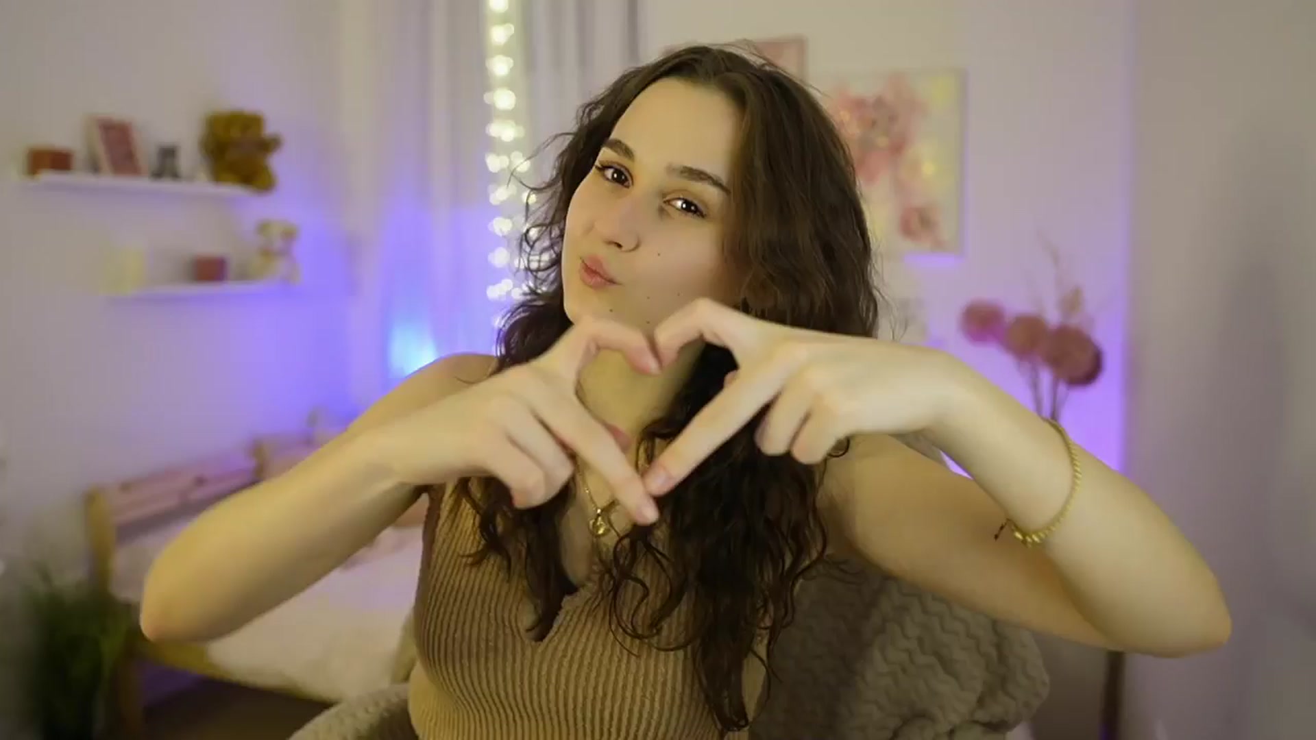Gallery image thumbnail from Anita_Grey_'s myfreecams stream on, 01/21/2026, 20:02 image 4 of 20