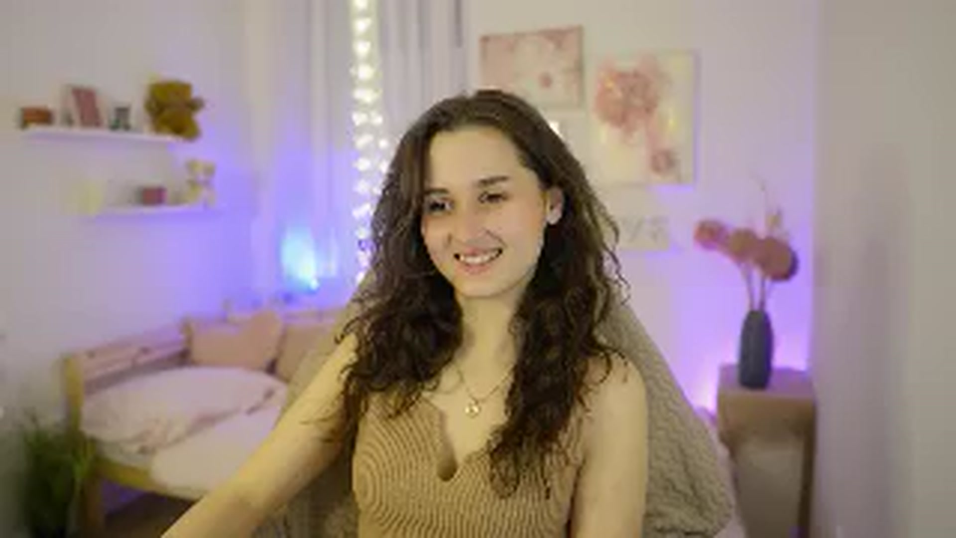 Gallery image thumbnail from Anita_Grey_'s myfreecams stream on, 01/21/2026, 20:02 image 16 of 20