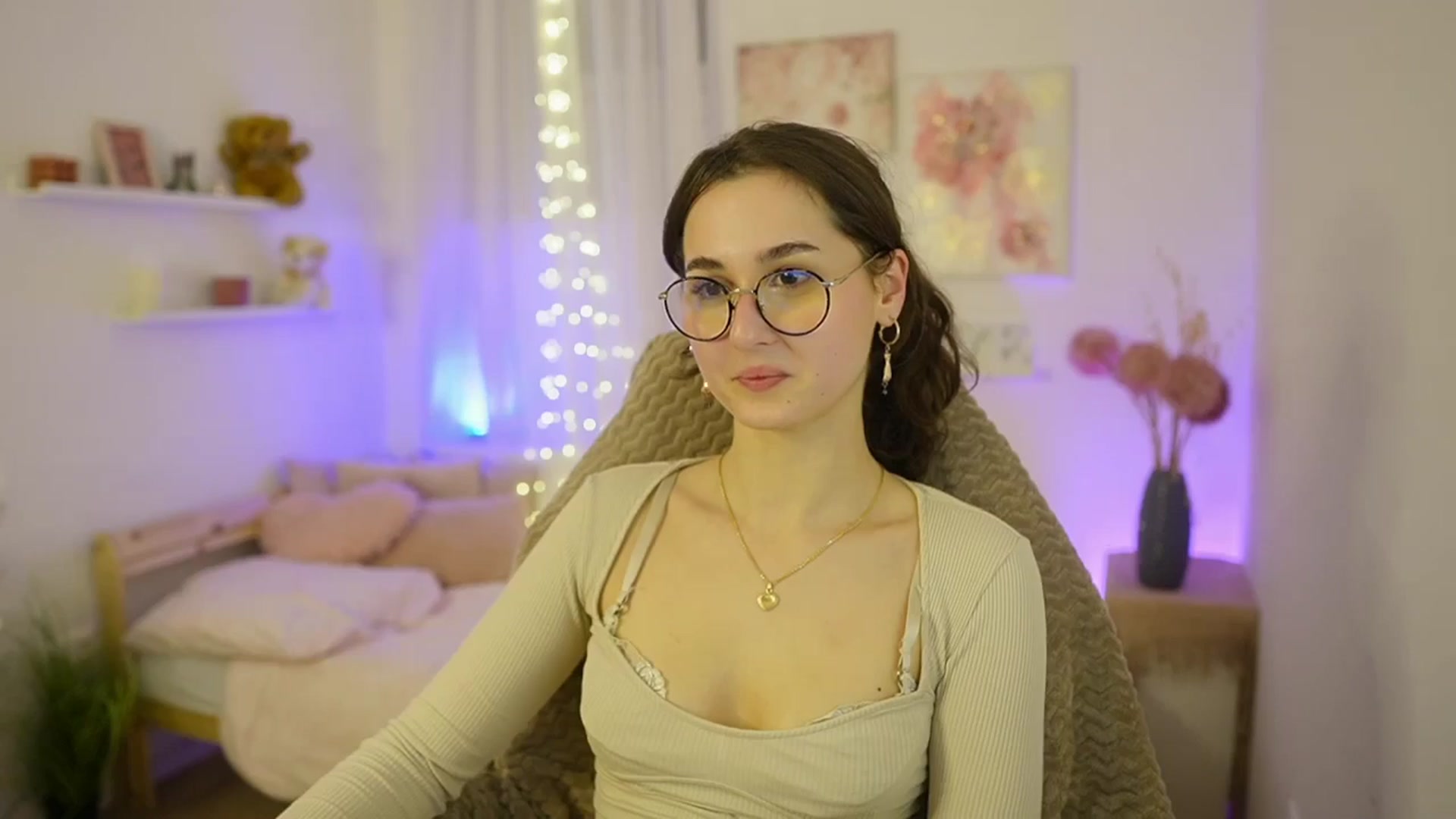 Gallery image thumbnail from Anita_Grey_'s myfreecams stream on, 01/22/2026, 20:54 image 17 of 20