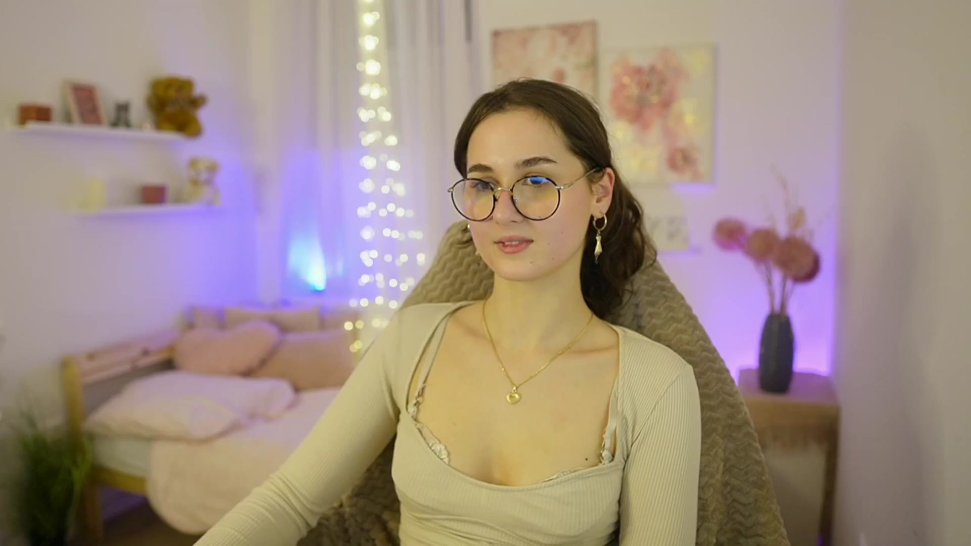 Gallery image thumbnail from Anita_Grey_'s myfreecams stream on, 01/22/2026, 20:54 image 16 of 20