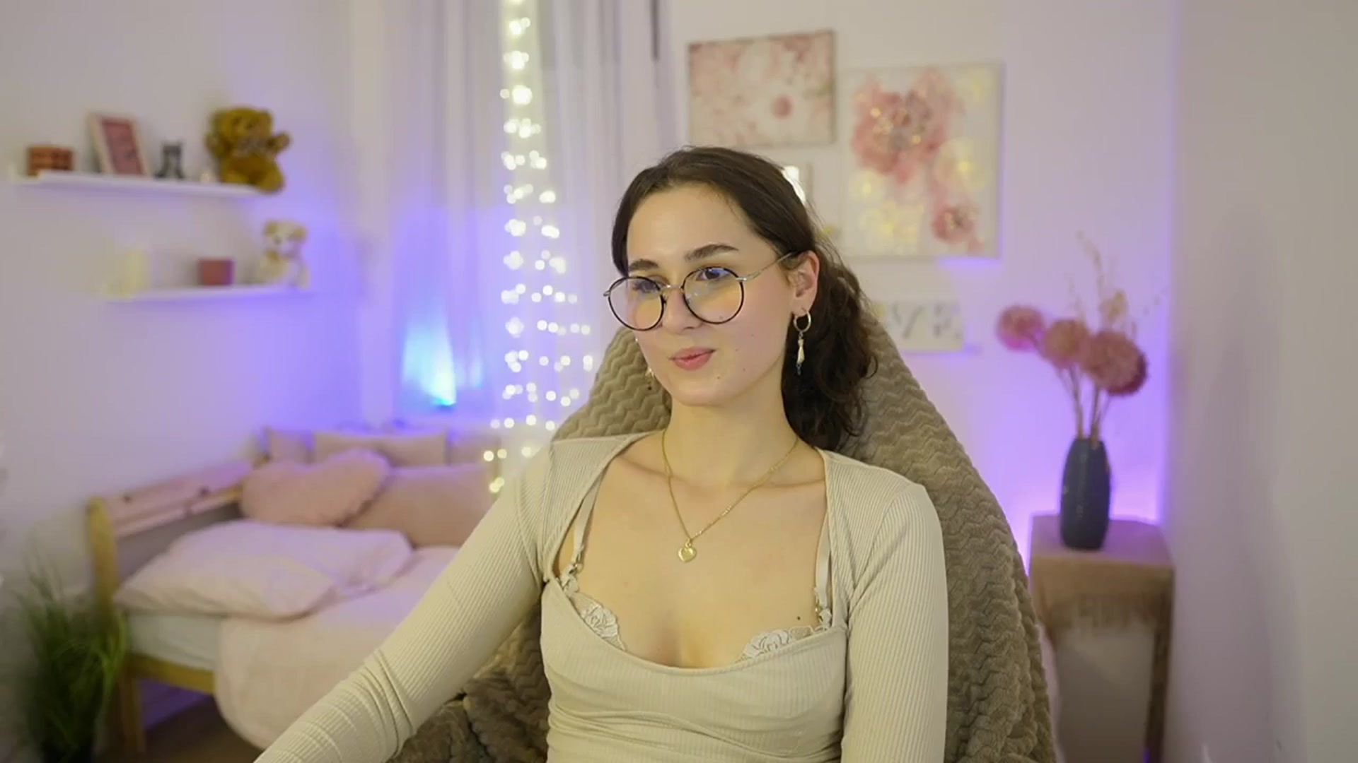 Gallery image thumbnail from Anita_Grey_'s myfreecams stream on, 01/22/2026, 21:38 image 14 of 20