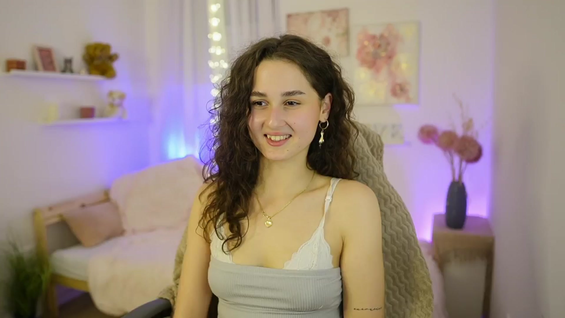 Gallery image thumbnail from Anita_Grey_'s myfreecams stream on, 01/25/2026, 22:04 image 18 of 20