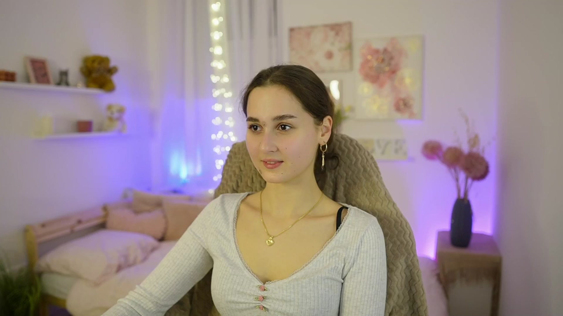 Gallery image thumbnail from Anita_Grey_'s myfreecams stream on, 01/27/2026, 19:48 image 16 of 20