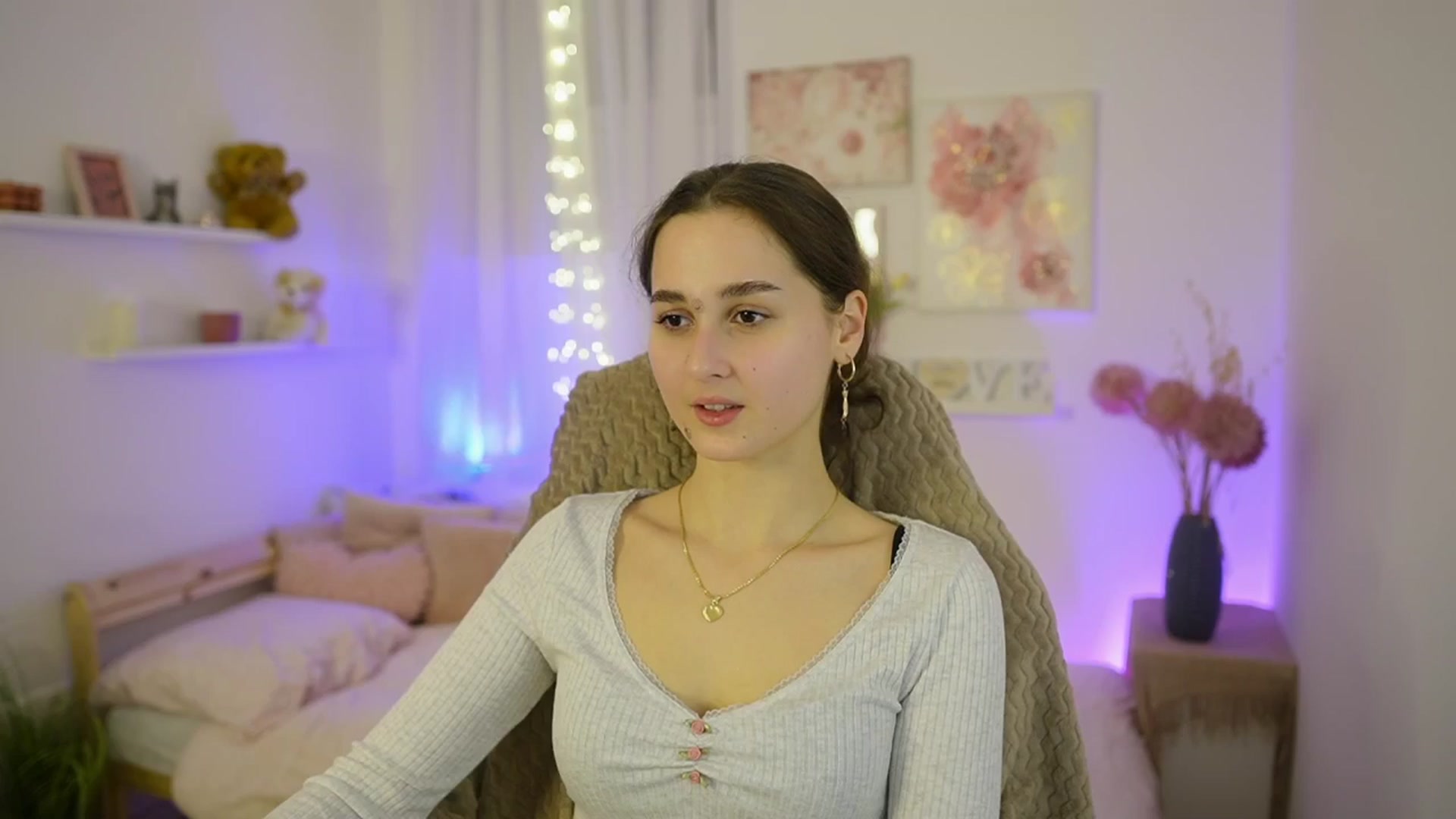 Gallery image thumbnail from Anita_Grey_'s myfreecams stream on, 01/27/2026, 19:48 image 13 of 20