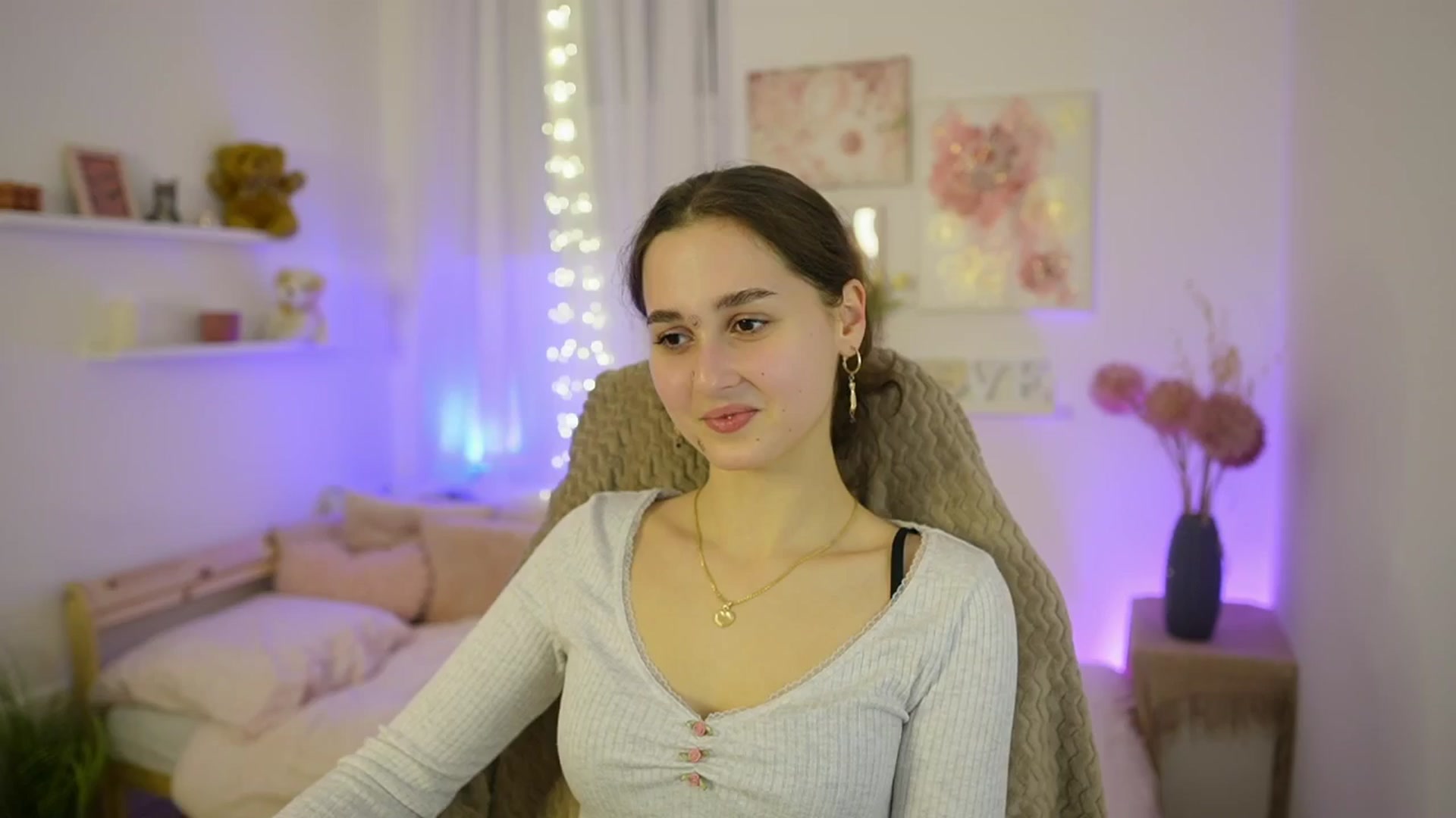 Gallery image thumbnail from Anita_Grey_'s myfreecams stream on, 01/27/2026, 19:48 image 17 of 20