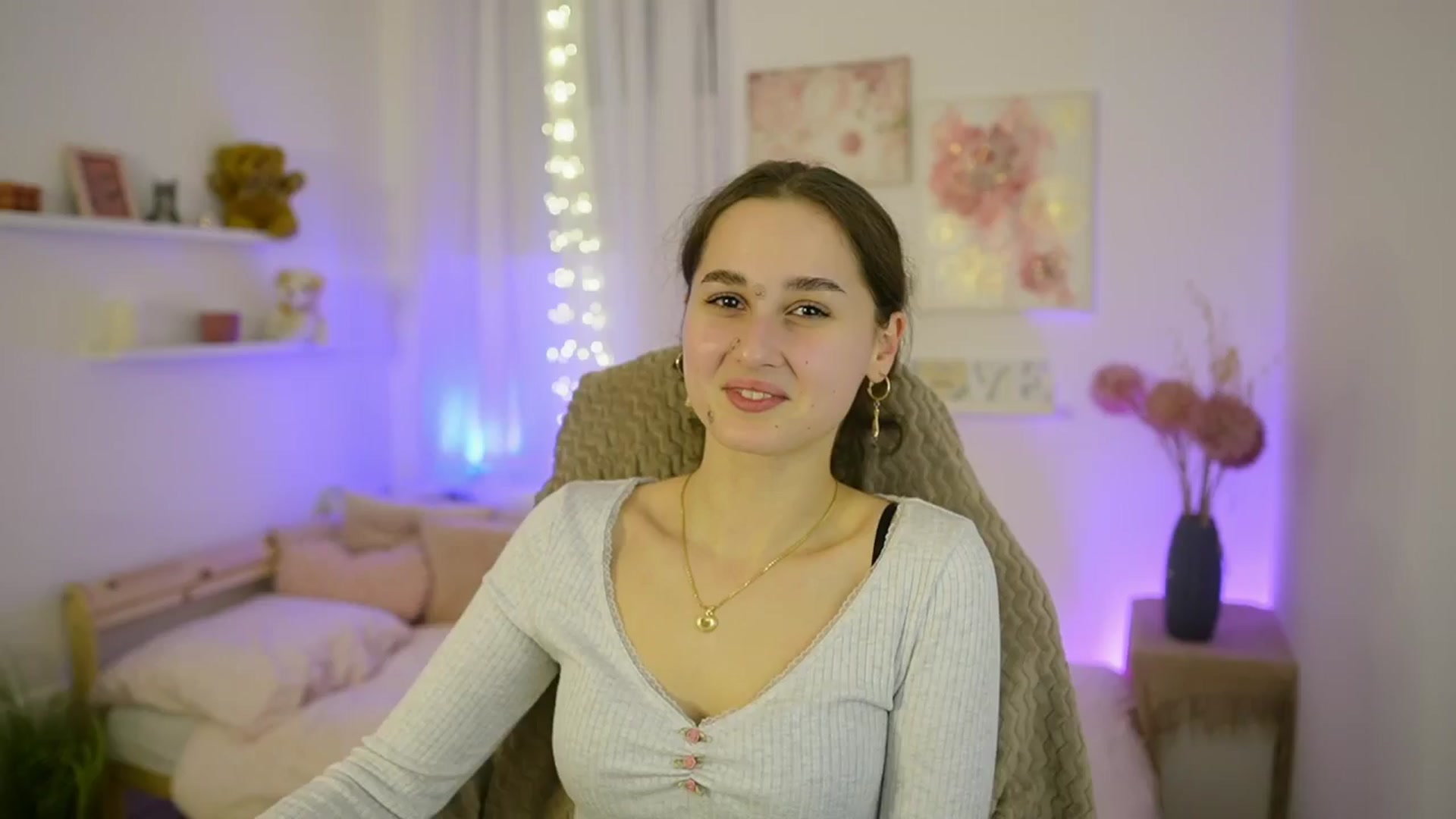 Gallery image thumbnail from Anita_Grey_'s myfreecams stream on, 01/27/2026, 19:48 image 8 of 20