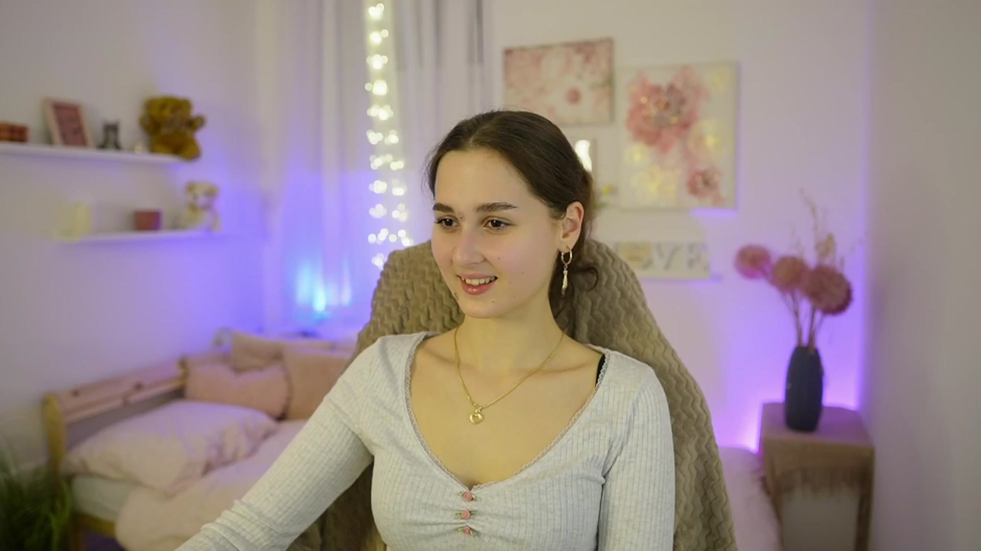 Gallery image thumbnail from Anita_Grey_'s myfreecams stream on, 01/27/2026, 19:48 image 12 of 20