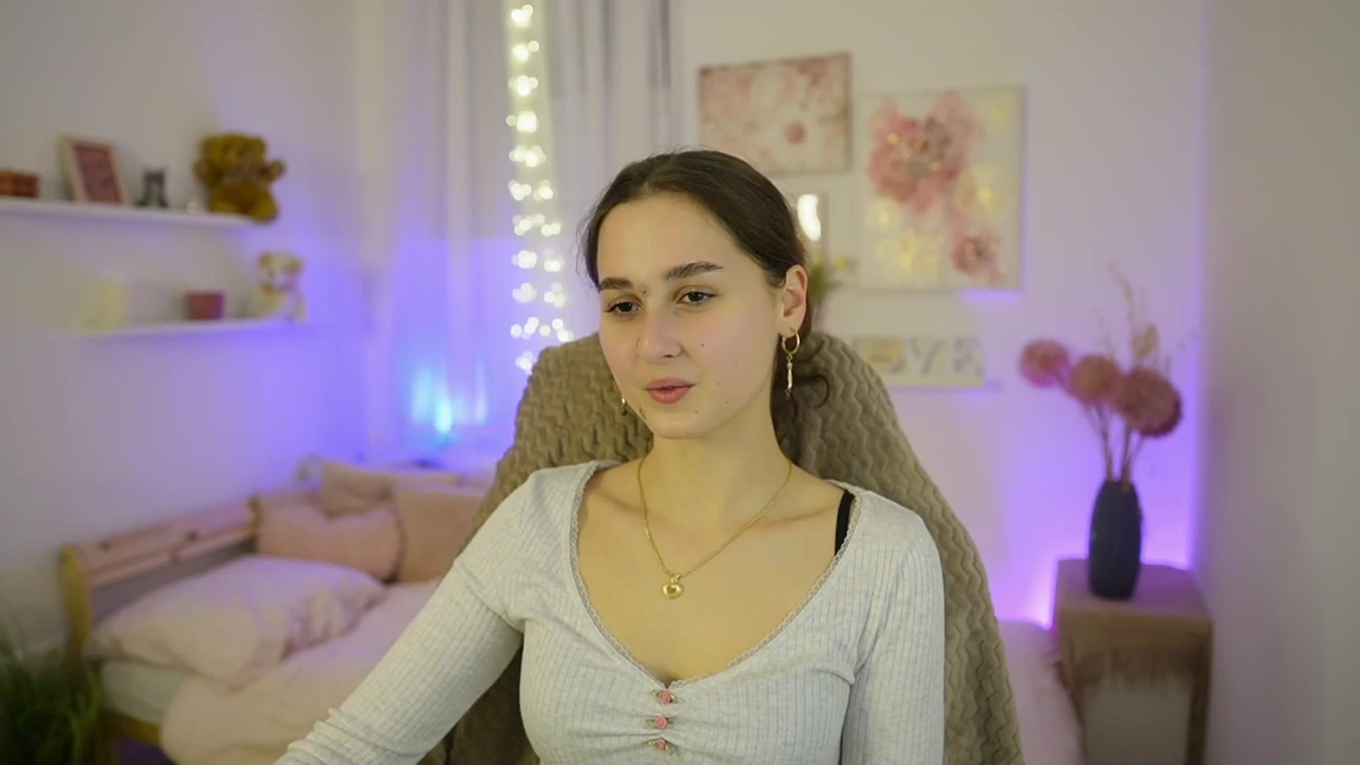 Gallery image thumbnail from Anita_Grey_'s myfreecams stream on, 01/27/2026, 19:48 image 10 of 20