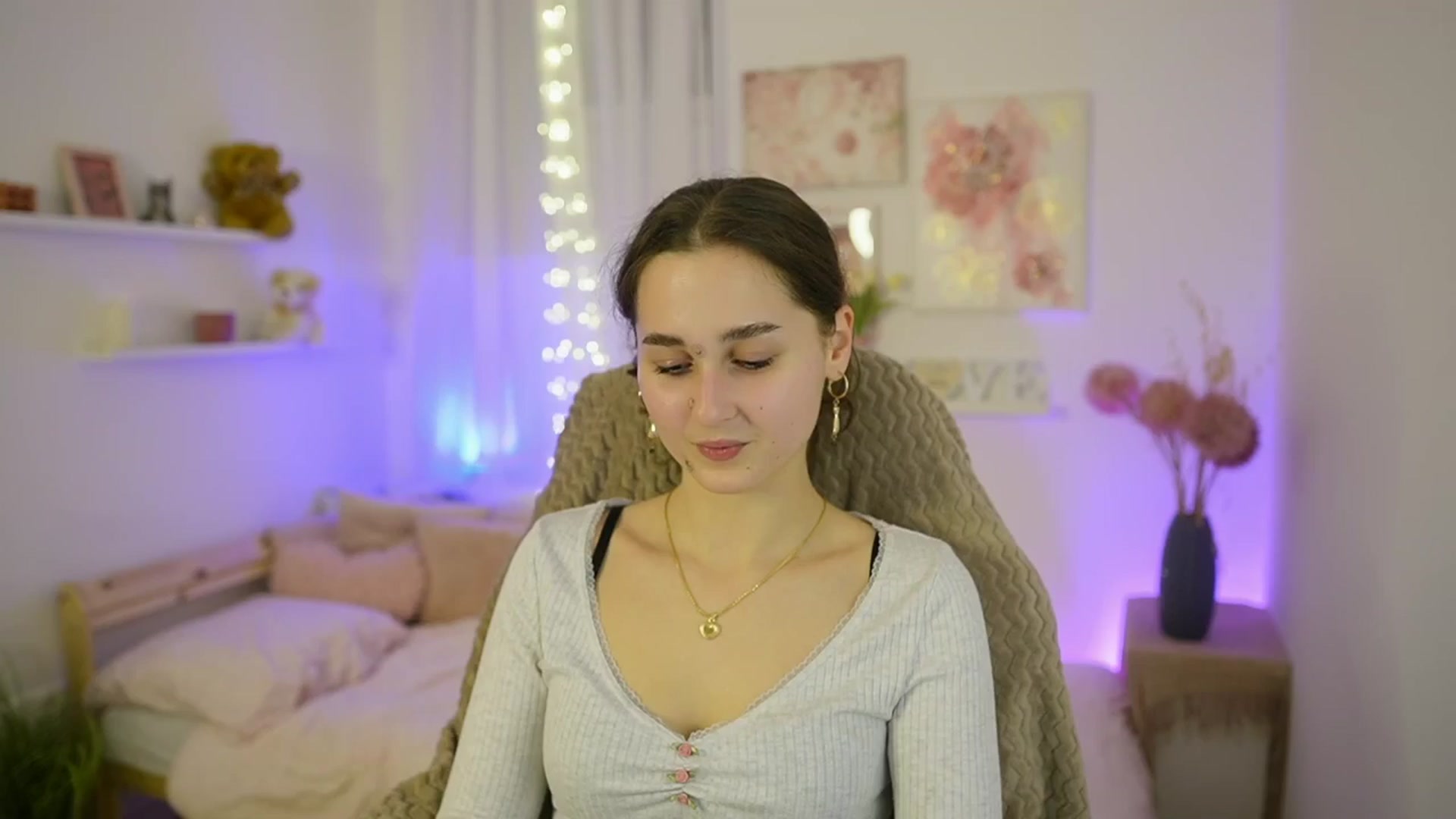 Gallery image thumbnail from Anita_Grey_'s myfreecams stream on, 01/27/2026, 20:21 image 7 of 20