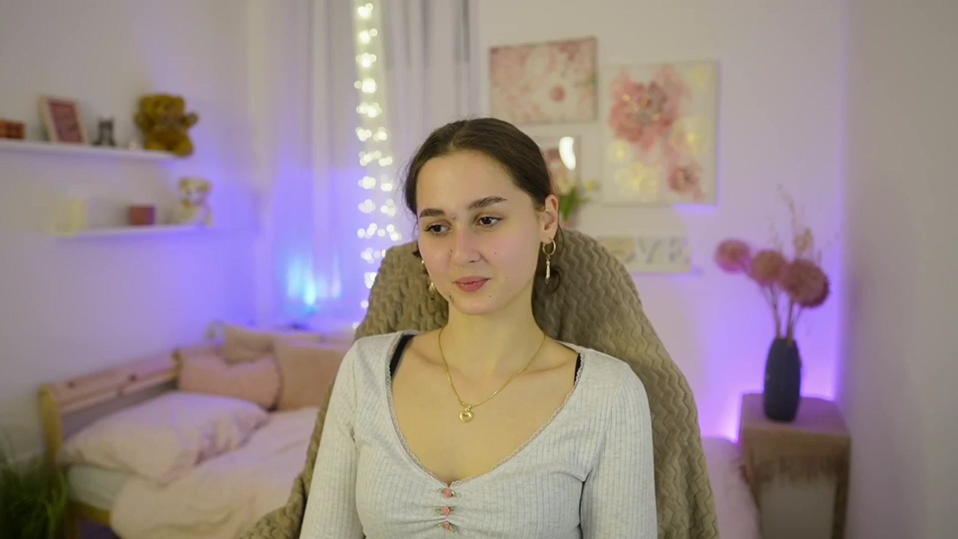 Gallery image thumbnail from Anita_Grey_'s myfreecams stream on, 01/27/2026, 20:21 image 5 of 20