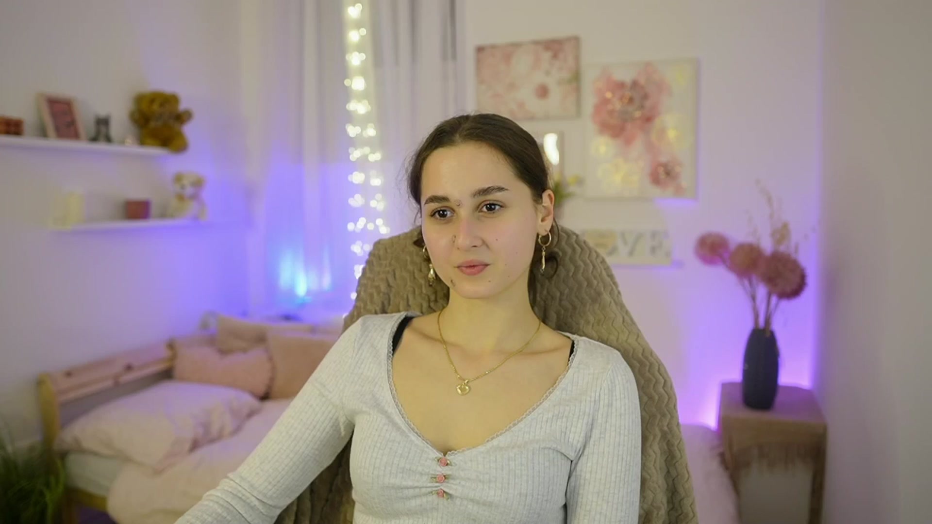 Gallery image thumbnail from Anita_Grey_'s myfreecams stream on, 01/27/2026, 20:21 image 2 of 20