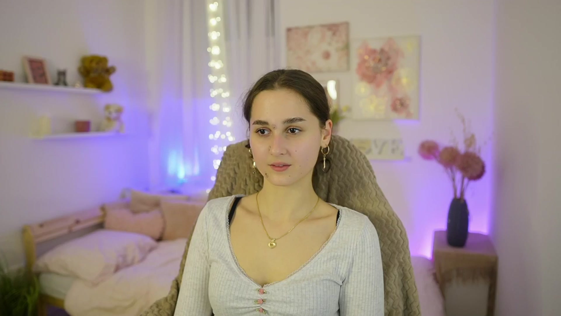 Gallery image thumbnail from Anita_Grey_'s myfreecams stream on, 01/27/2026, 20:21 image 8 of 20