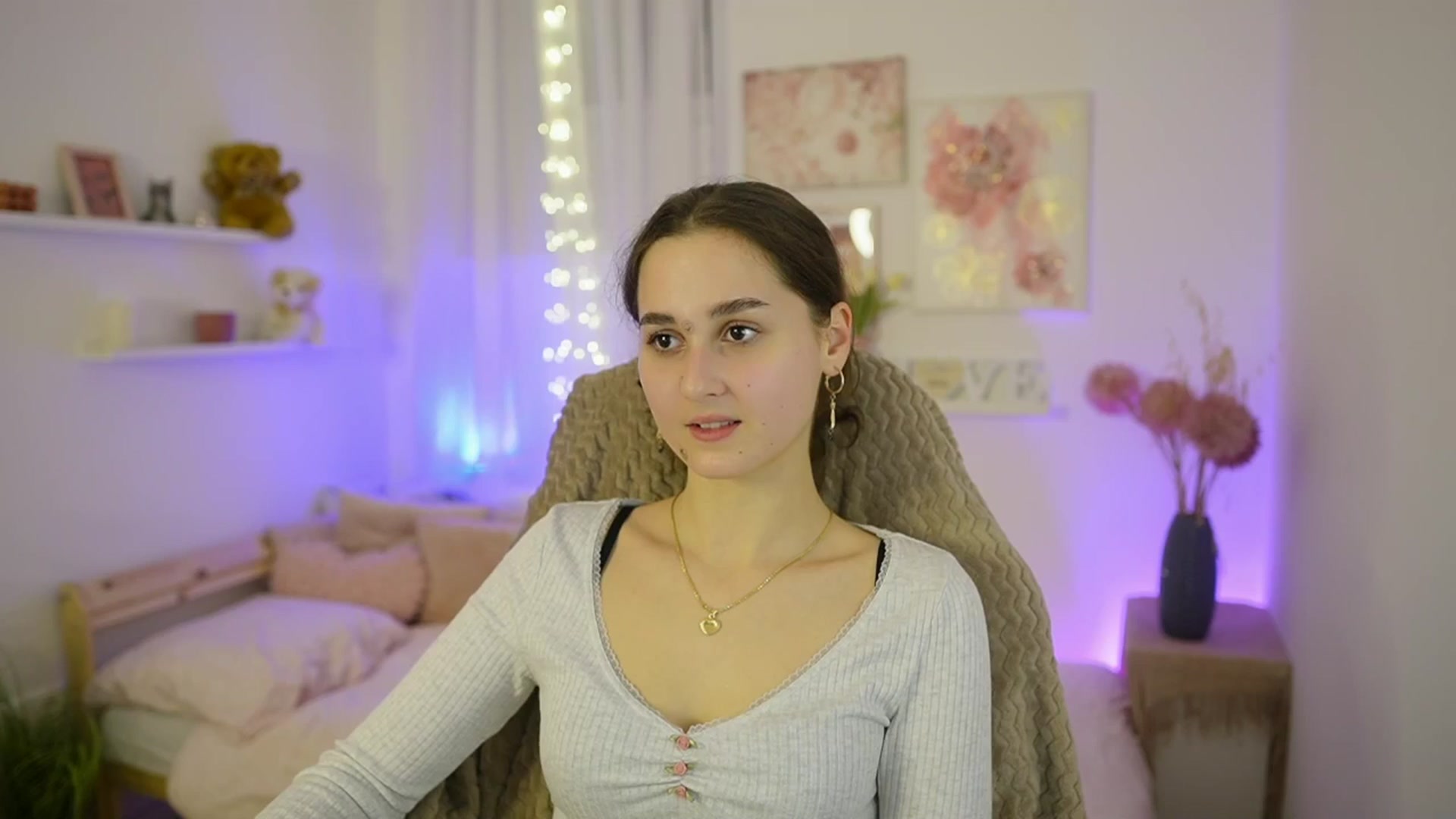 Gallery image thumbnail from Anita_Grey_'s myfreecams stream on, 01/27/2026, 20:21 image 11 of 20