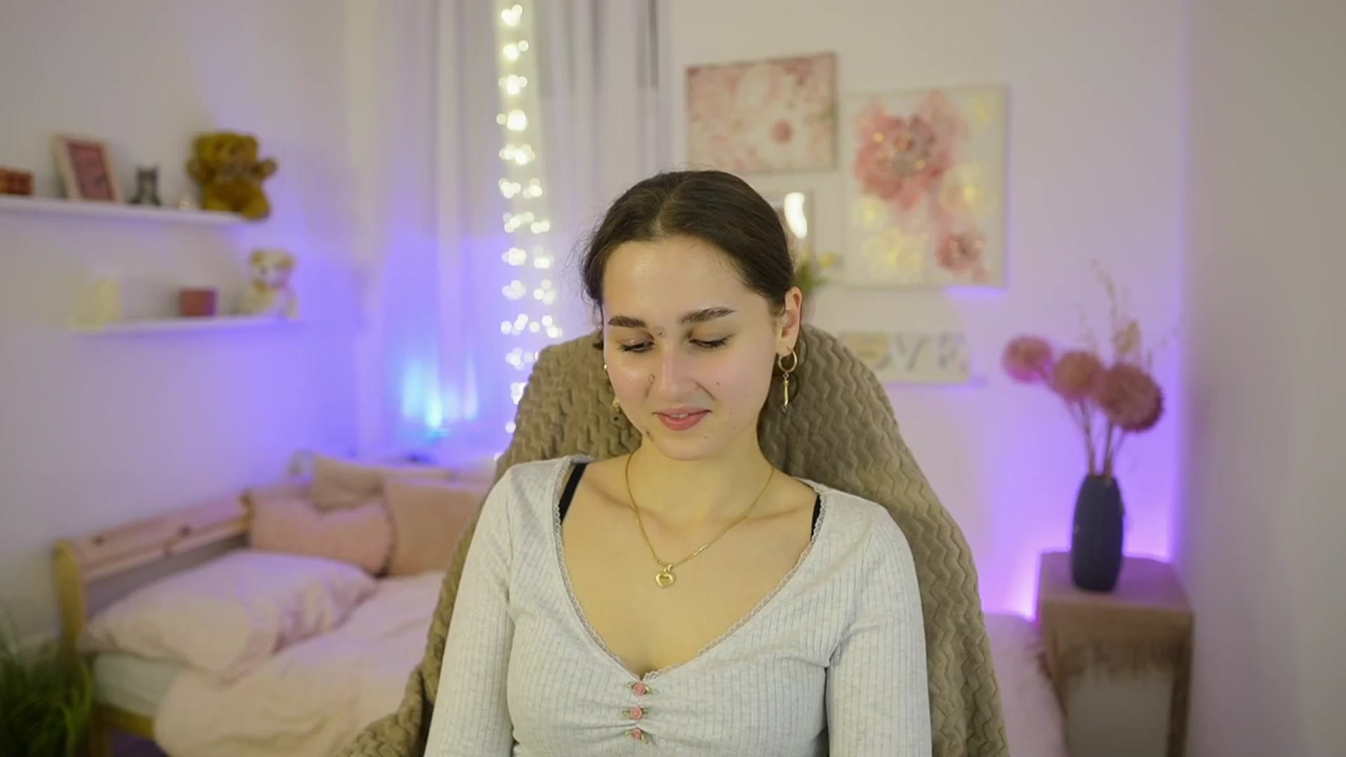 Gallery image thumbnail from Anita_Grey_'s myfreecams stream on, 01/27/2026, 20:21 image 6 of 20