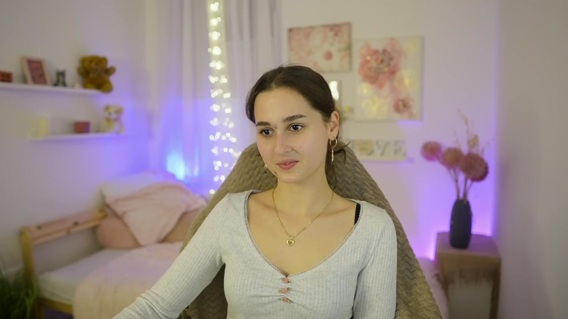 Gallery image thumbnail from Anita_Grey_'s myfreecams stream on, 01/27/2026, 22:15 image 3 of 20
