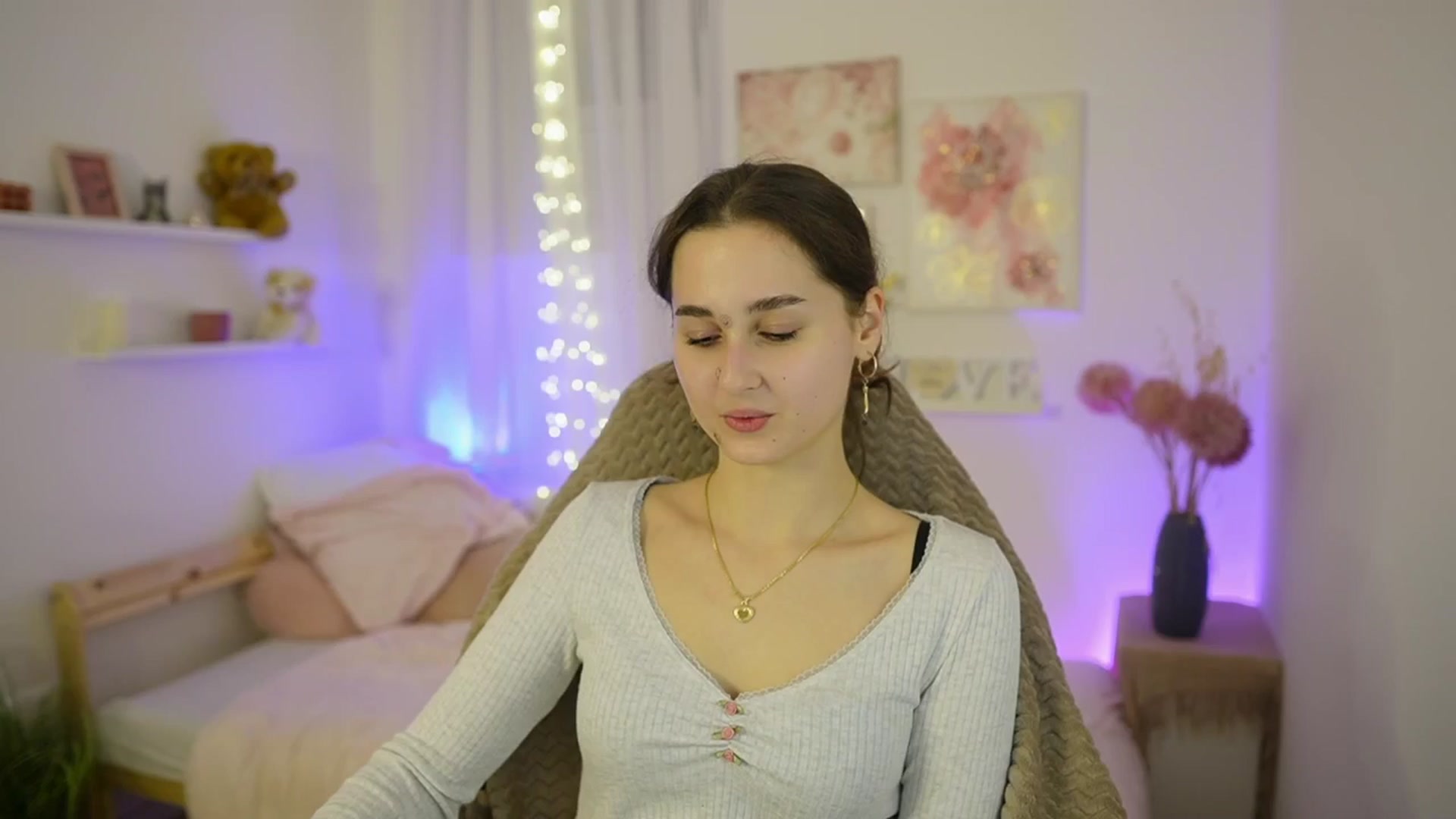 Gallery image thumbnail from Anita_Grey_'s myfreecams stream on, 01/27/2026, 22:15 image 2 of 20