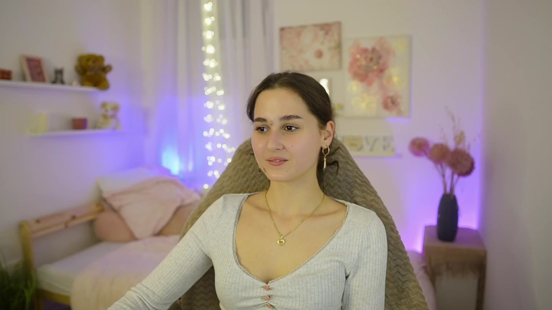 Gallery image thumbnail from Anita_Grey_'s myfreecams stream on, 01/27/2026, 22:15 image 10 of 20