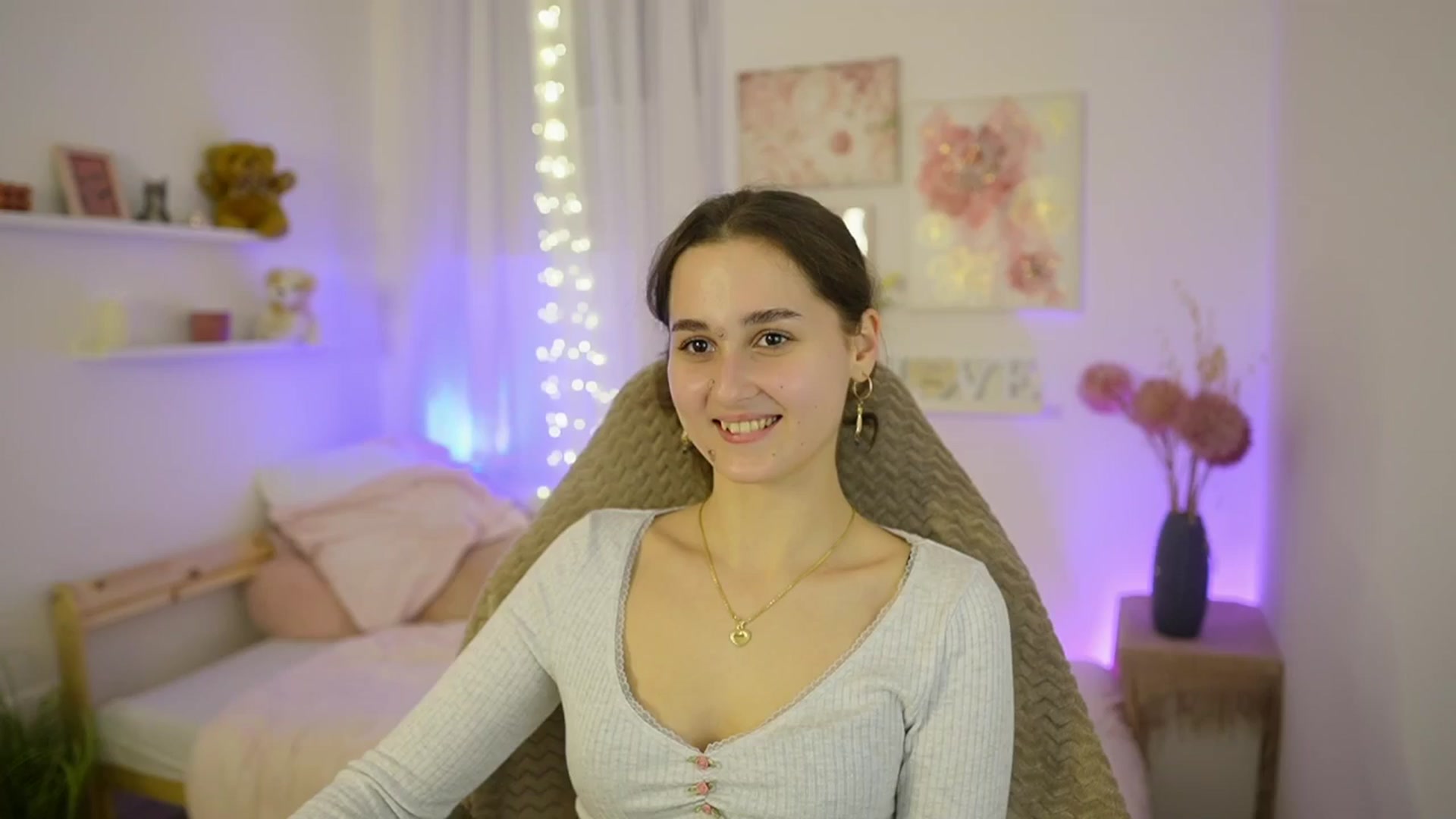 Gallery image thumbnail from Anita_Grey_'s myfreecams stream on, 01/27/2026, 22:15 image 12 of 20