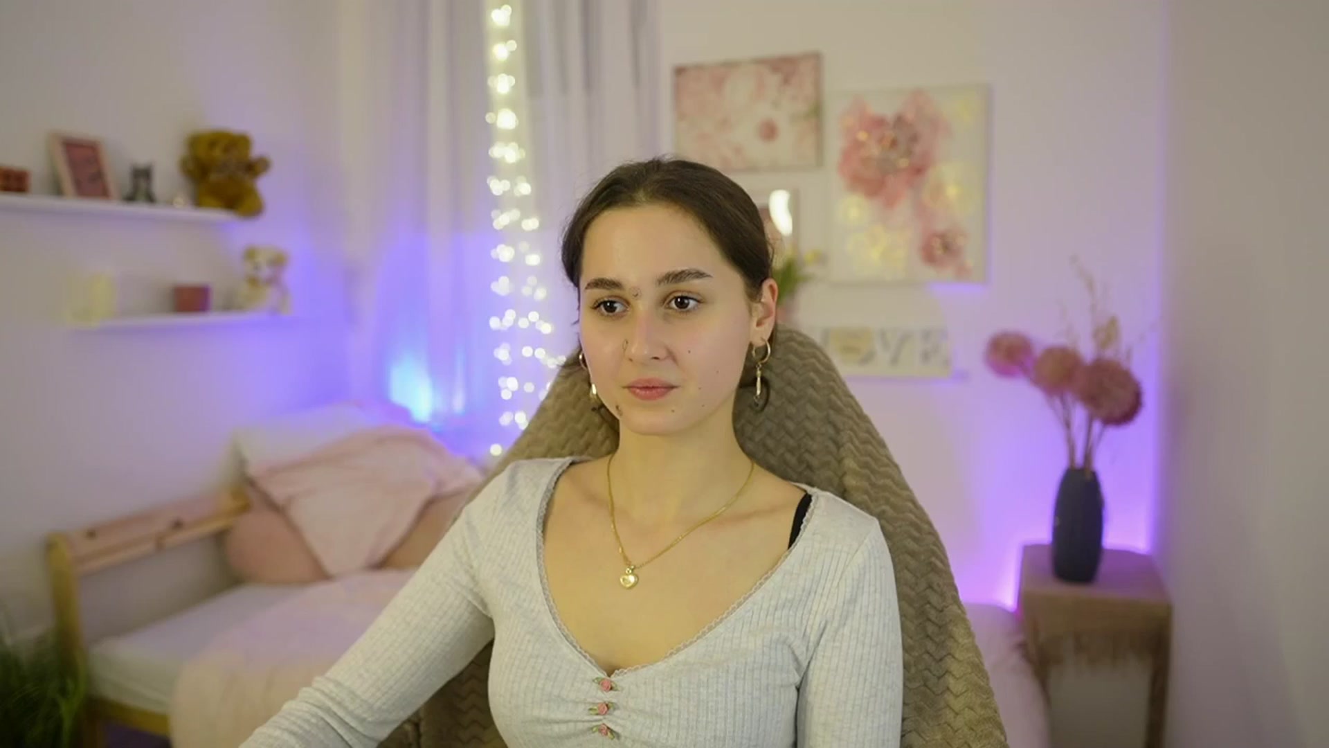 Gallery image thumbnail from Anita_Grey_'s myfreecams stream on, 01/27/2026, 22:15 image 17 of 20
