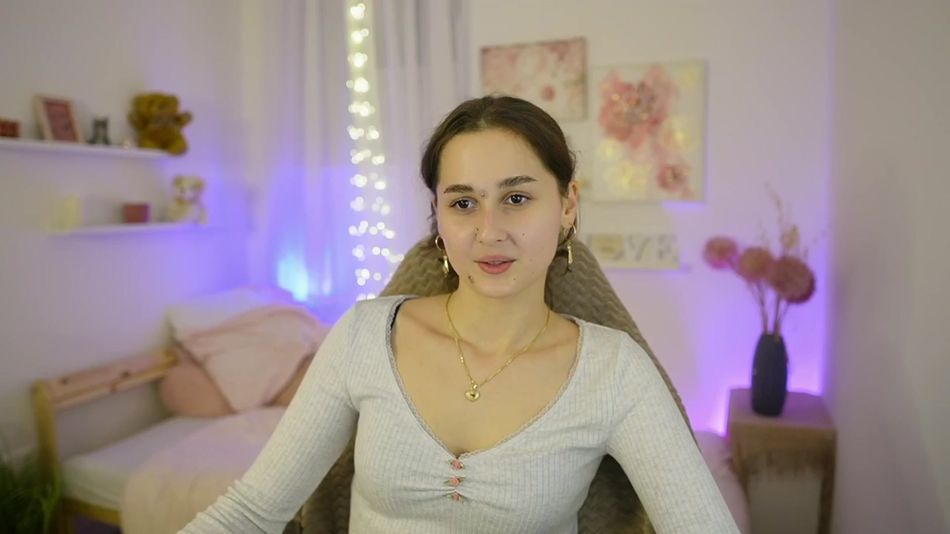 Gallery image thumbnail from Anita_Grey_'s myfreecams stream on, 01/27/2026, 22:15 image 19 of 20