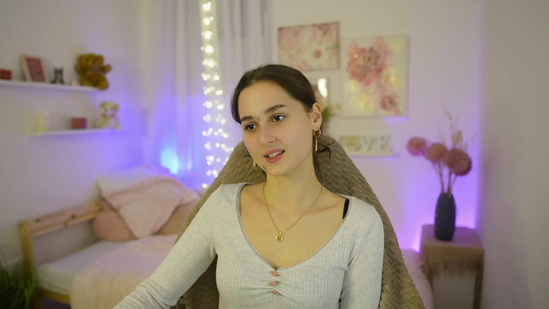 Gallery image thumbnail from Anita_Grey_'s myfreecams stream on, 01/27/2026, 22:15 image 1 of 20