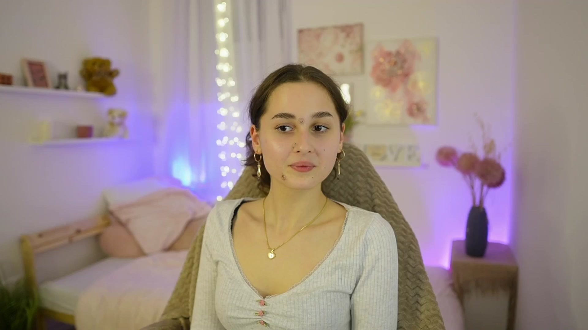 Gallery image thumbnail from Anita_Grey_'s myfreecams stream on, 01/27/2026, 22:15 image 15 of 20