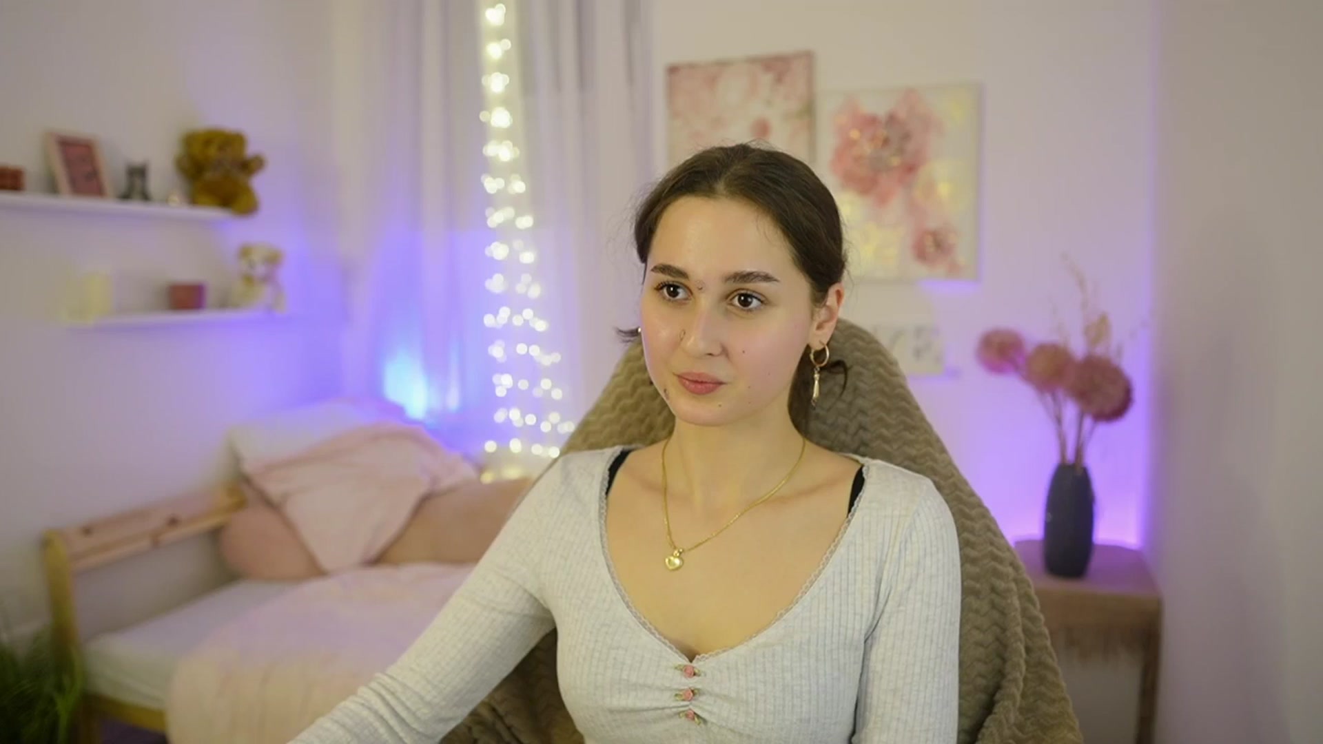 Gallery image thumbnail from Anita_Grey_'s myfreecams stream on, 01/27/2026, 23:41 image 14 of 20