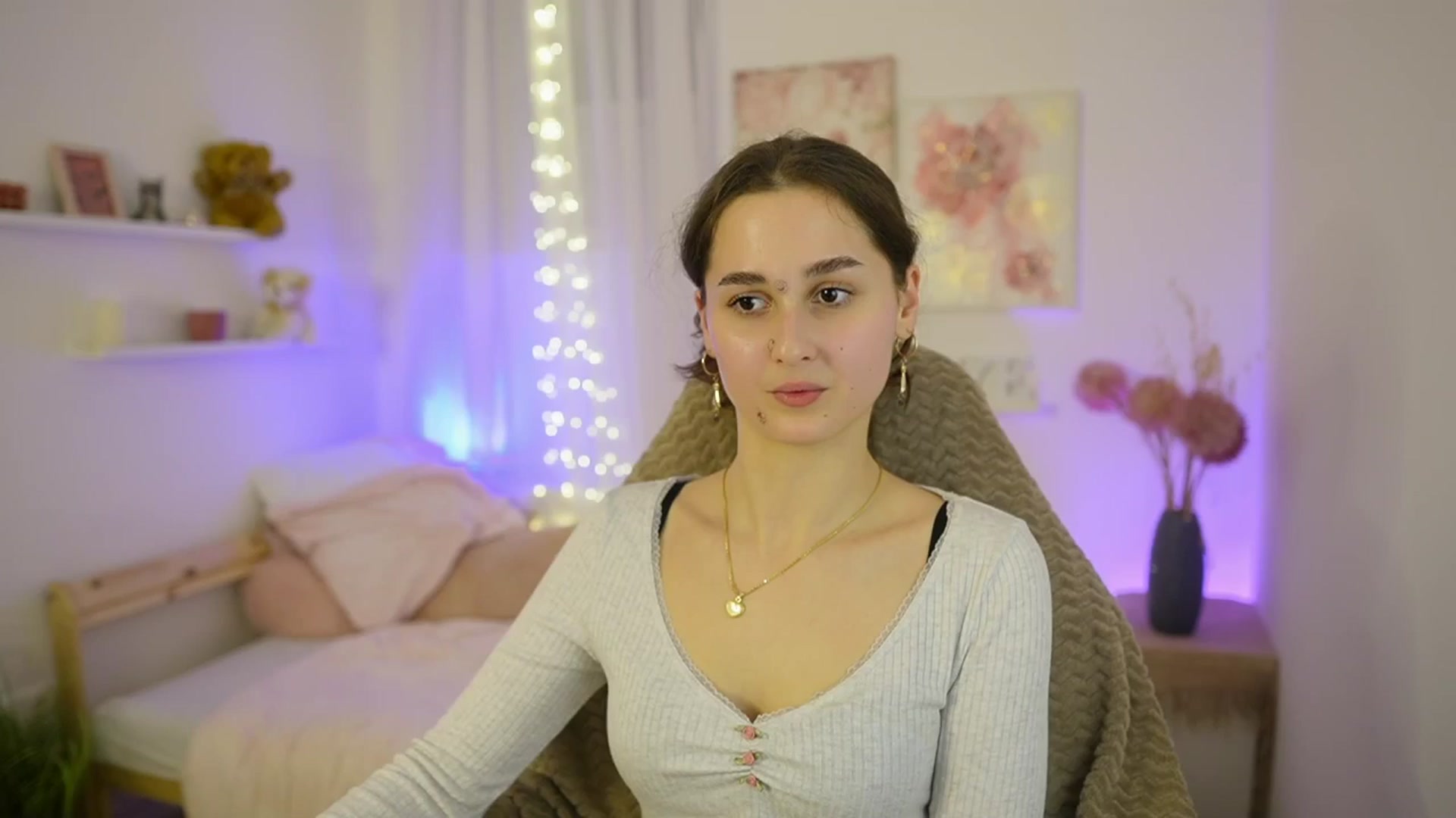 Gallery image thumbnail from Anita_Grey_'s myfreecams stream on, 01/27/2026, 23:41 image 13 of 20