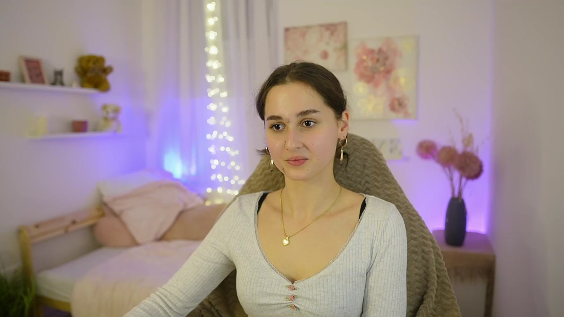 Gallery image thumbnail from Anita_Grey_'s myfreecams stream on, 01/27/2026, 23:41 image 15 of 20