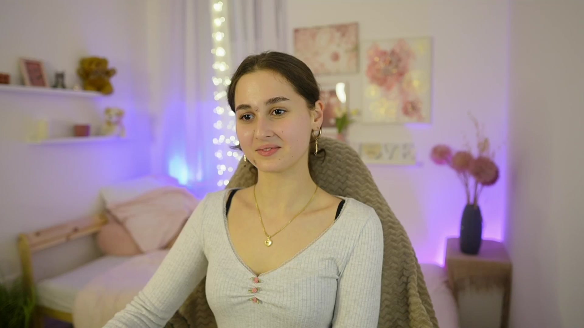 Gallery image thumbnail from Anita_Grey_'s myfreecams stream on, 01/27/2026, 23:41 image 6 of 20
