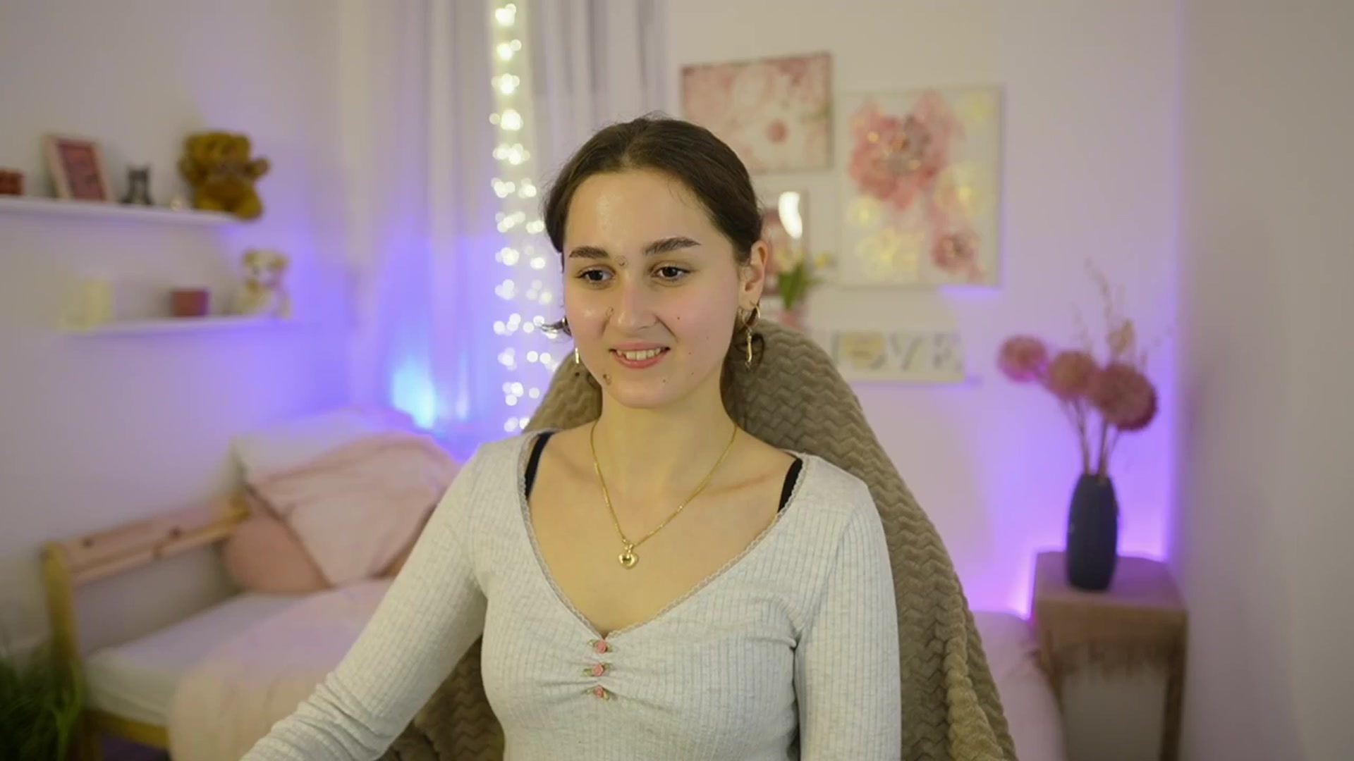 Gallery image thumbnail from Anita_Grey_'s myfreecams stream on, 01/27/2026, 23:41 image 5 of 20