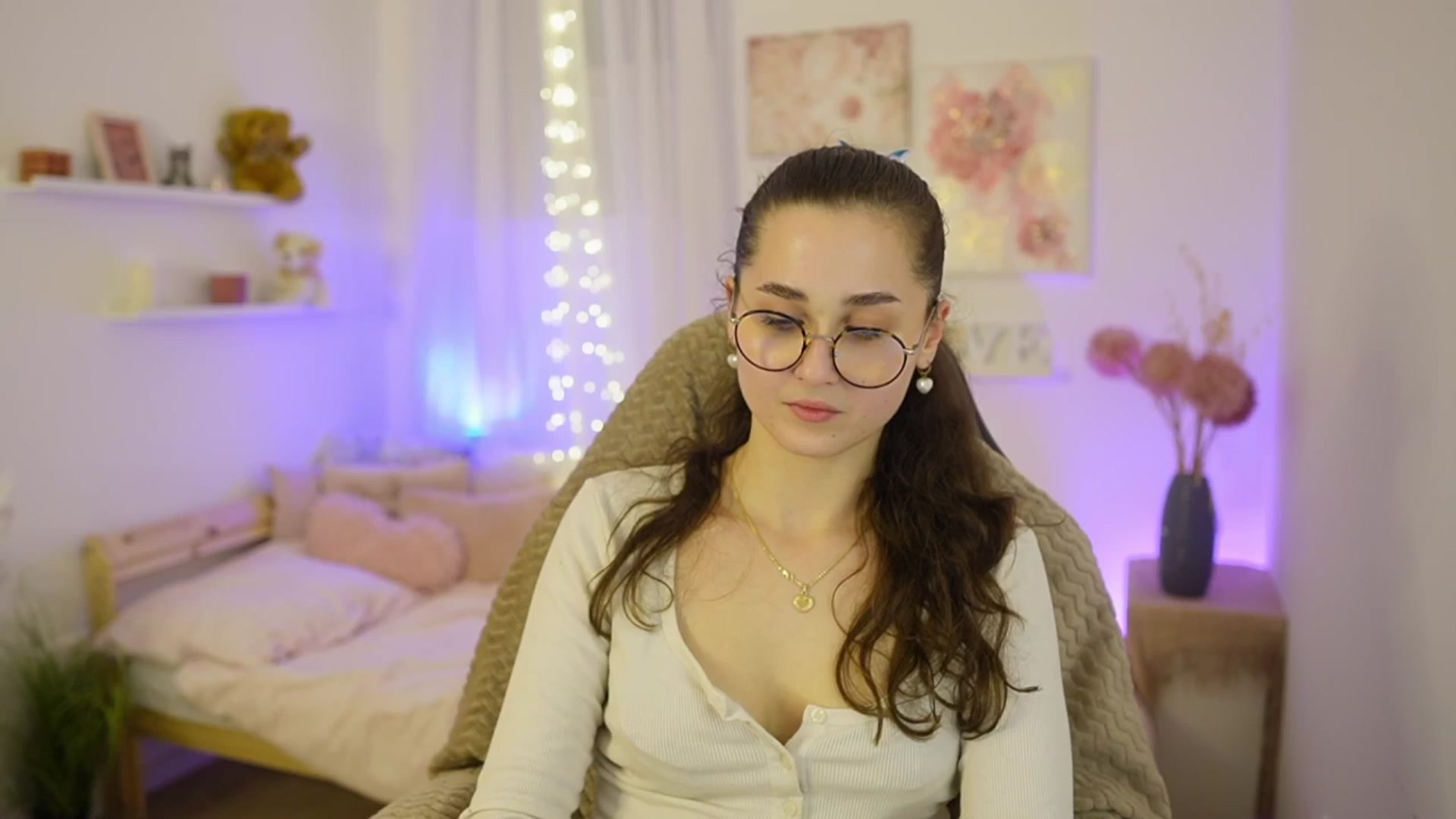 Gallery image thumbnail from Anita_Grey_'s myfreecams stream on, 02/02/2026, 22:24 image 16 of 20