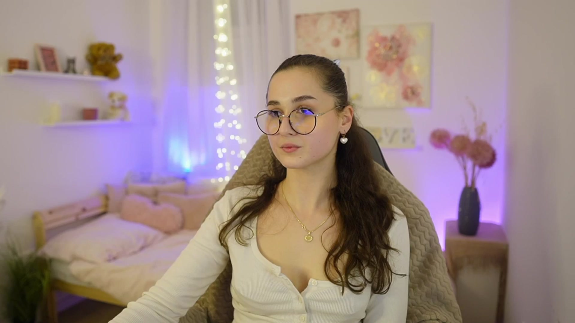 Gallery image thumbnail from Anita_Grey_'s myfreecams stream on, 02/02/2026, 22:24 image 12 of 20