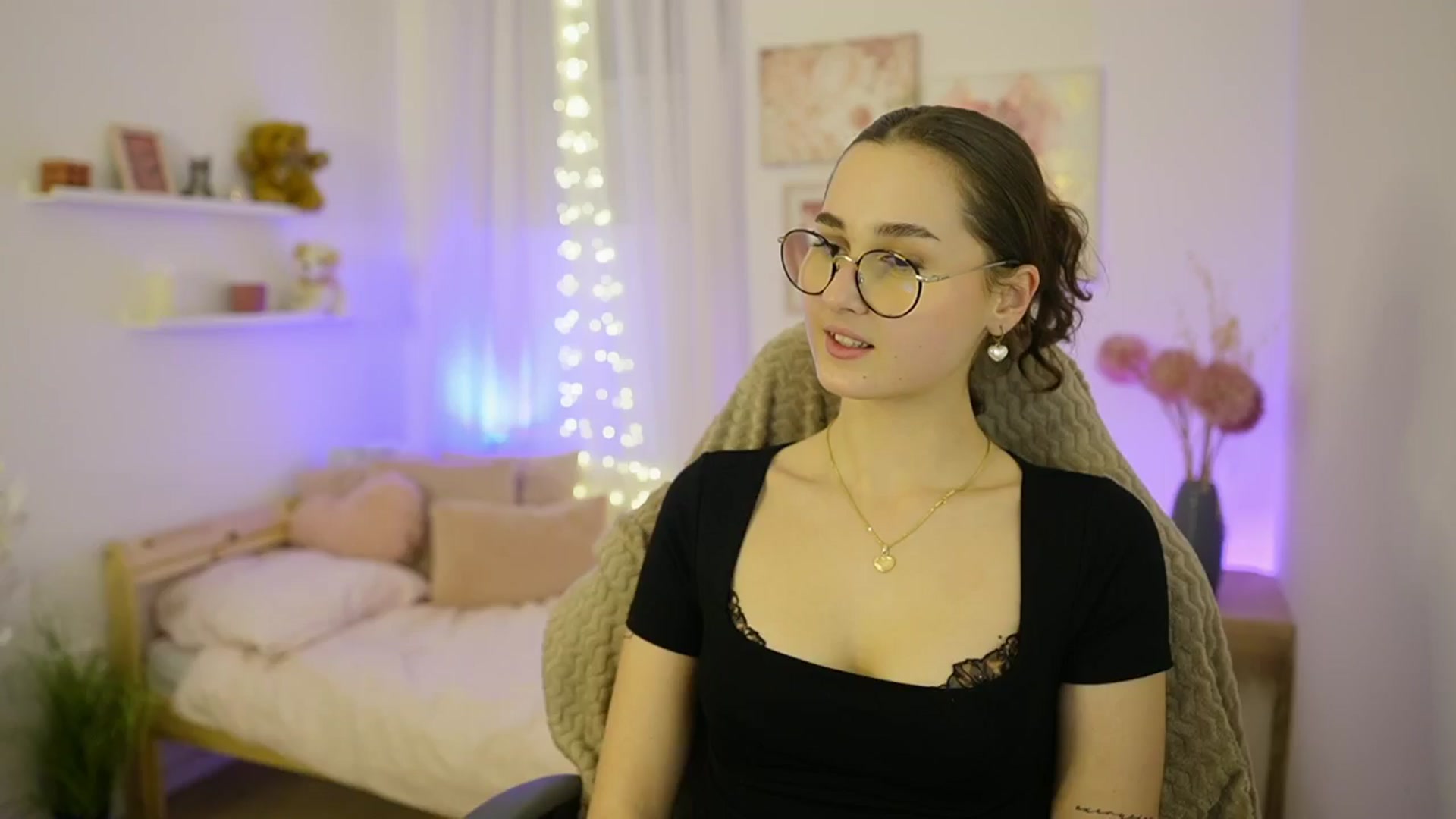 Gallery image thumbnail from Anita_Grey_'s myfreecams stream on, 02/04/2026, 18:36 image 6 of 20