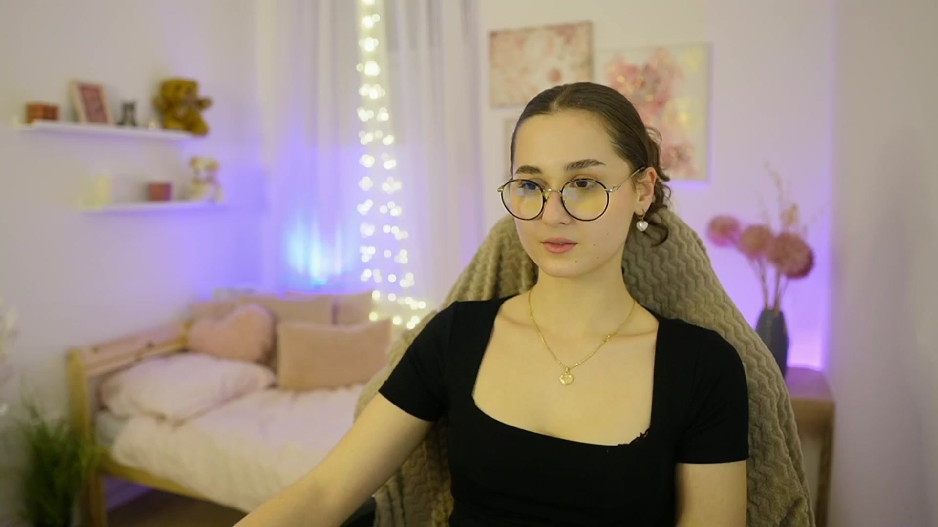 Gallery image thumbnail from Anita_Grey_'s myfreecams stream on, 02/04/2026, 18:36 image 16 of 20